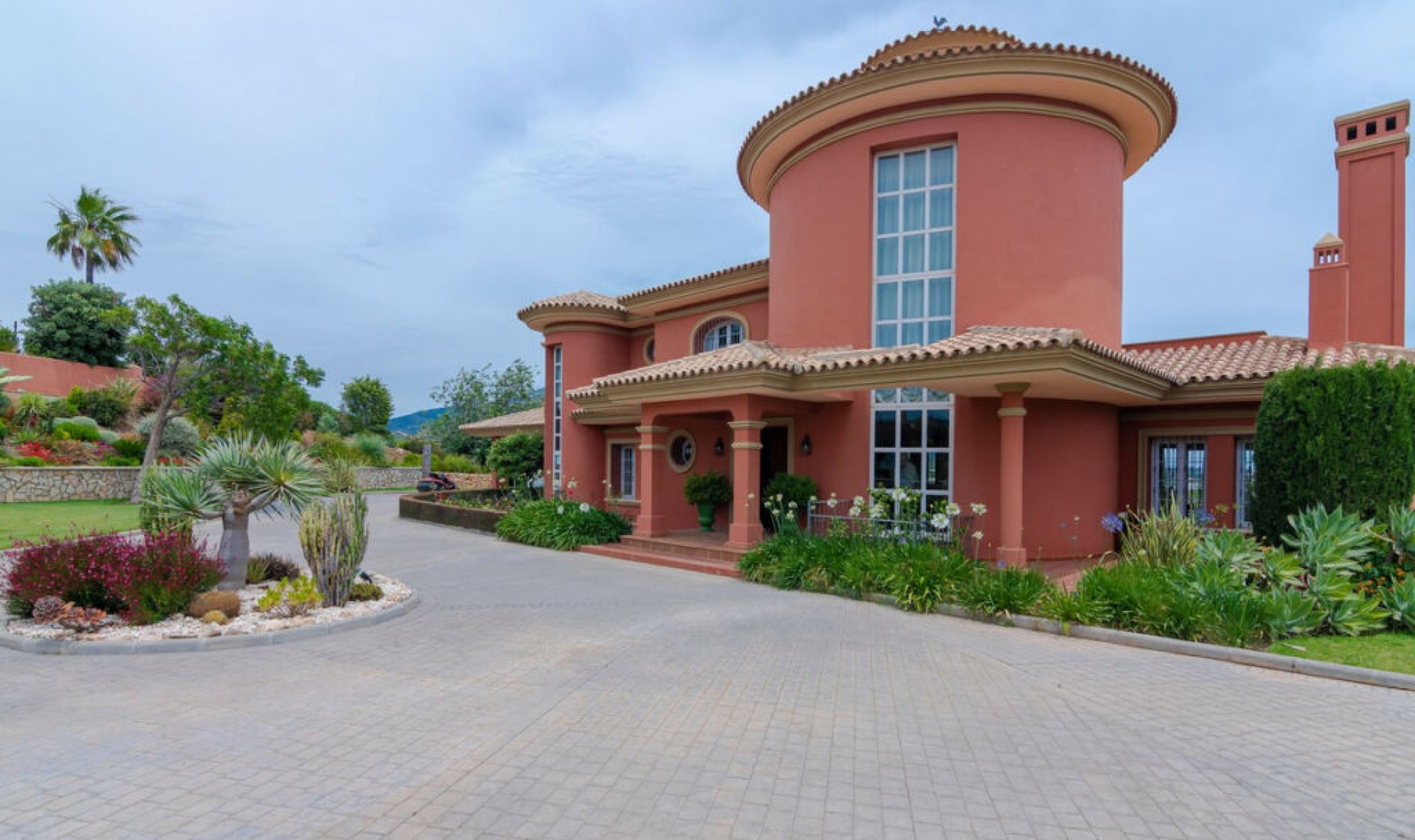 Resale - House -
La Cala de Mijas