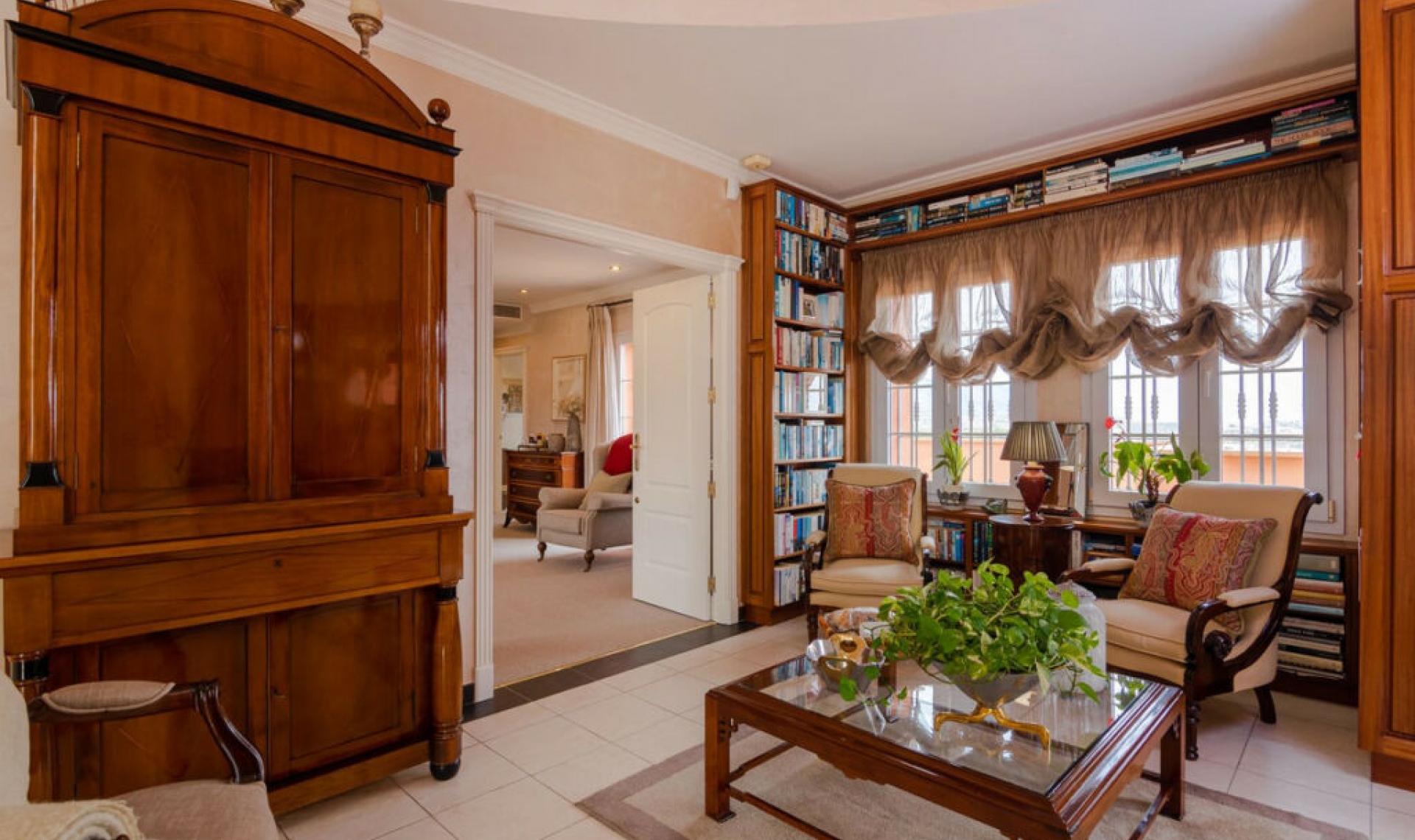 Resale - House -
La Cala de Mijas