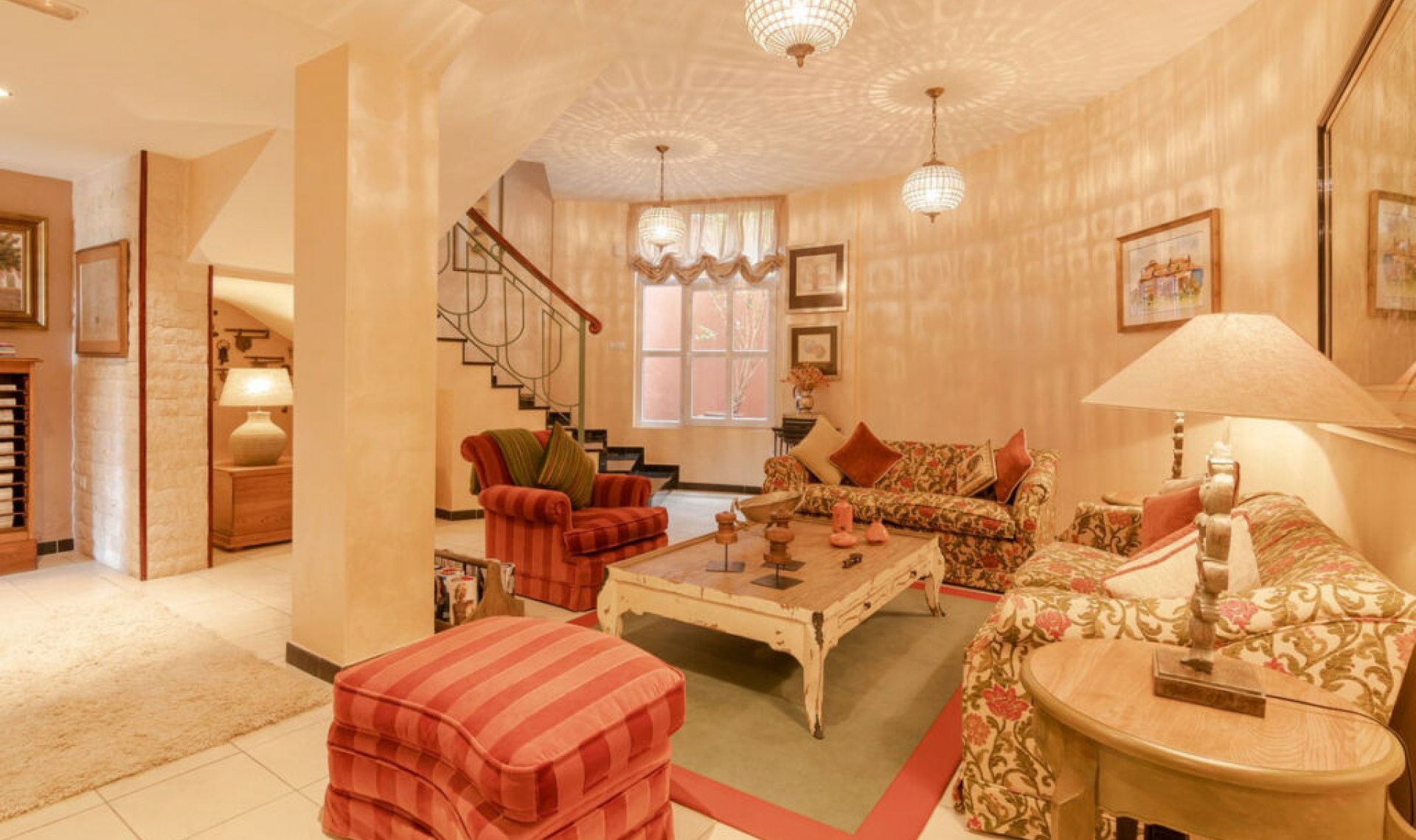 Resale - House -
La Cala de Mijas