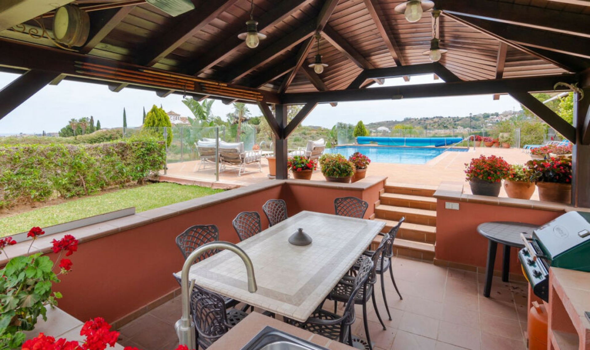 Resale - House -
La Cala de Mijas