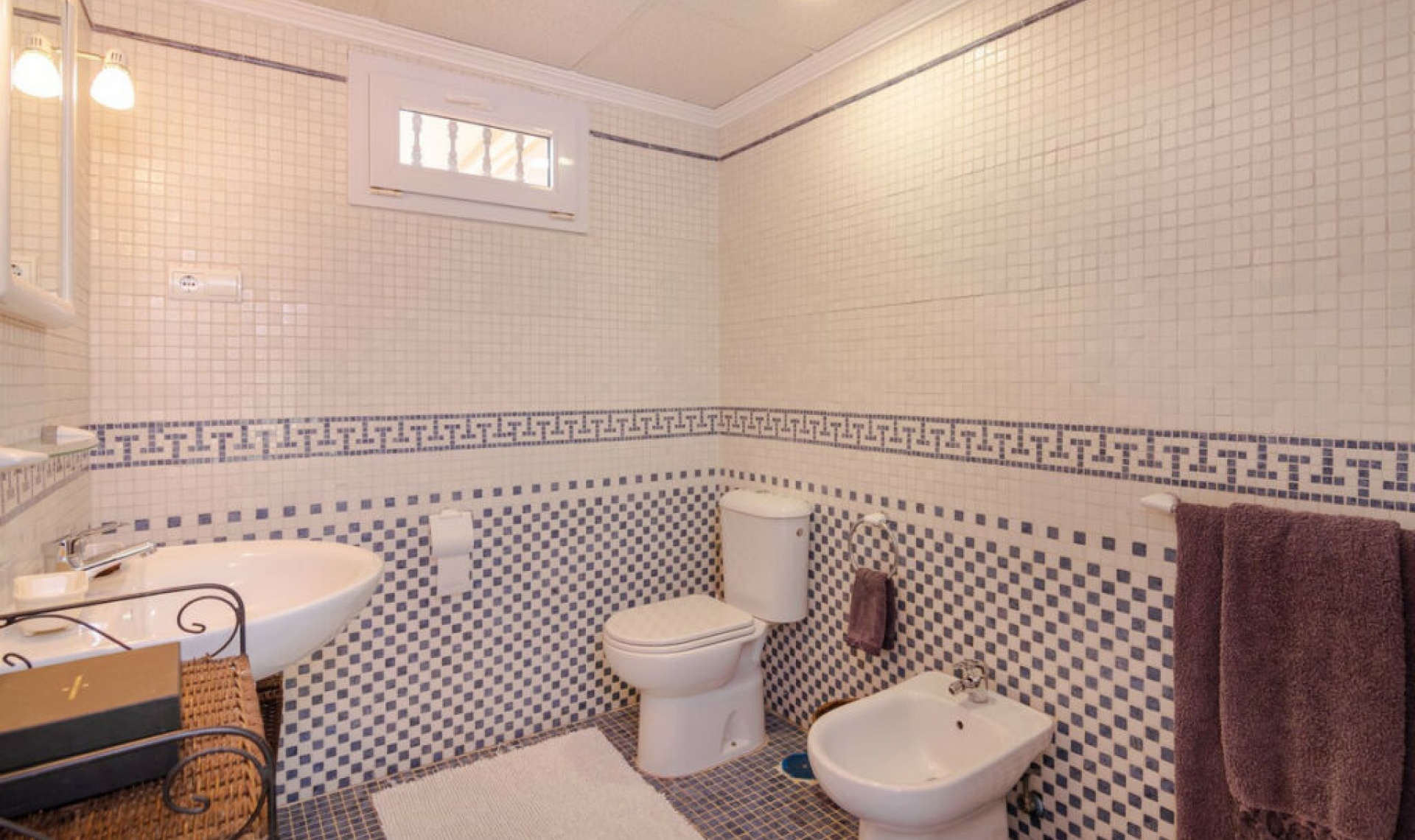 Resale - House -
La Cala de Mijas