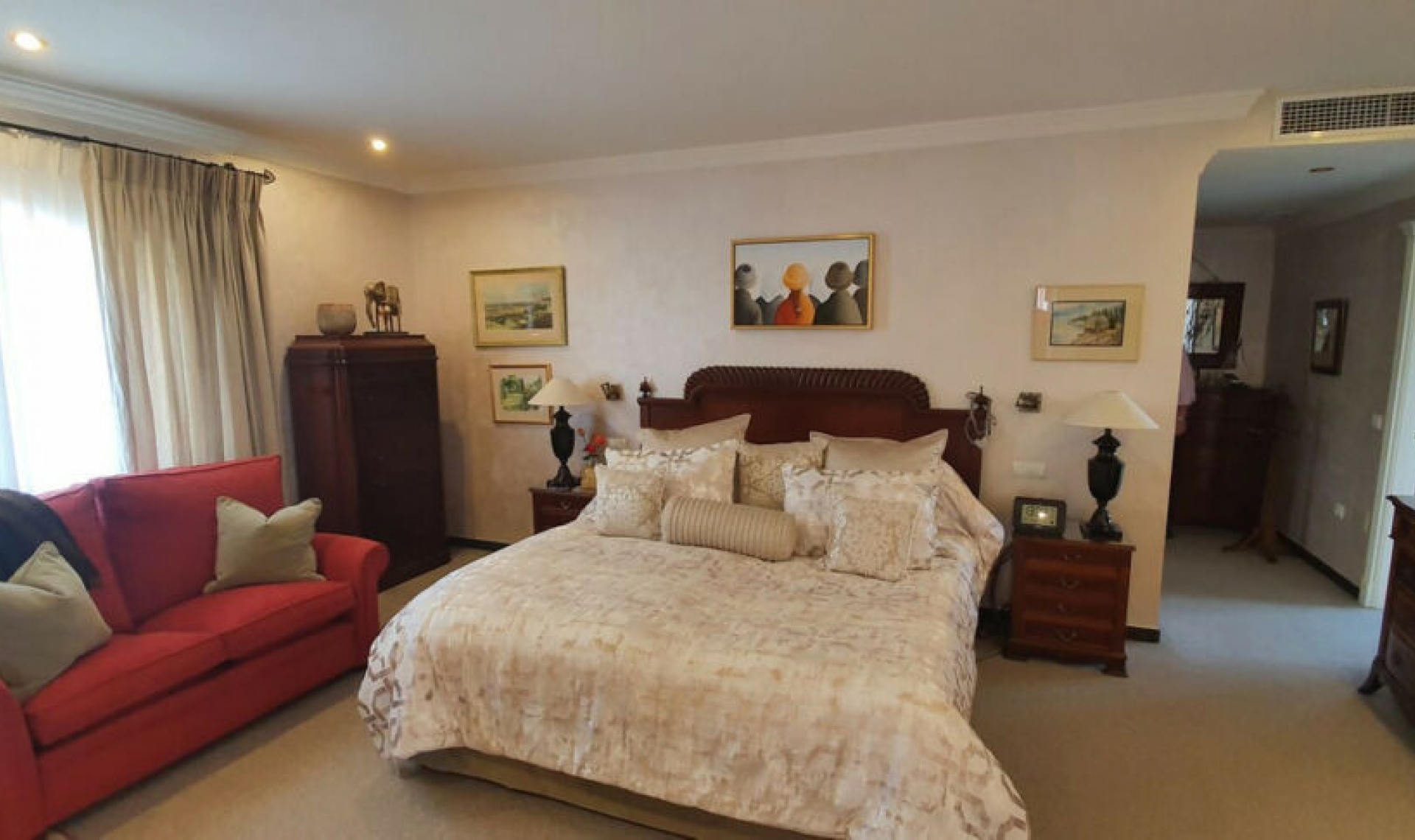 Resale - House -
La Cala de Mijas