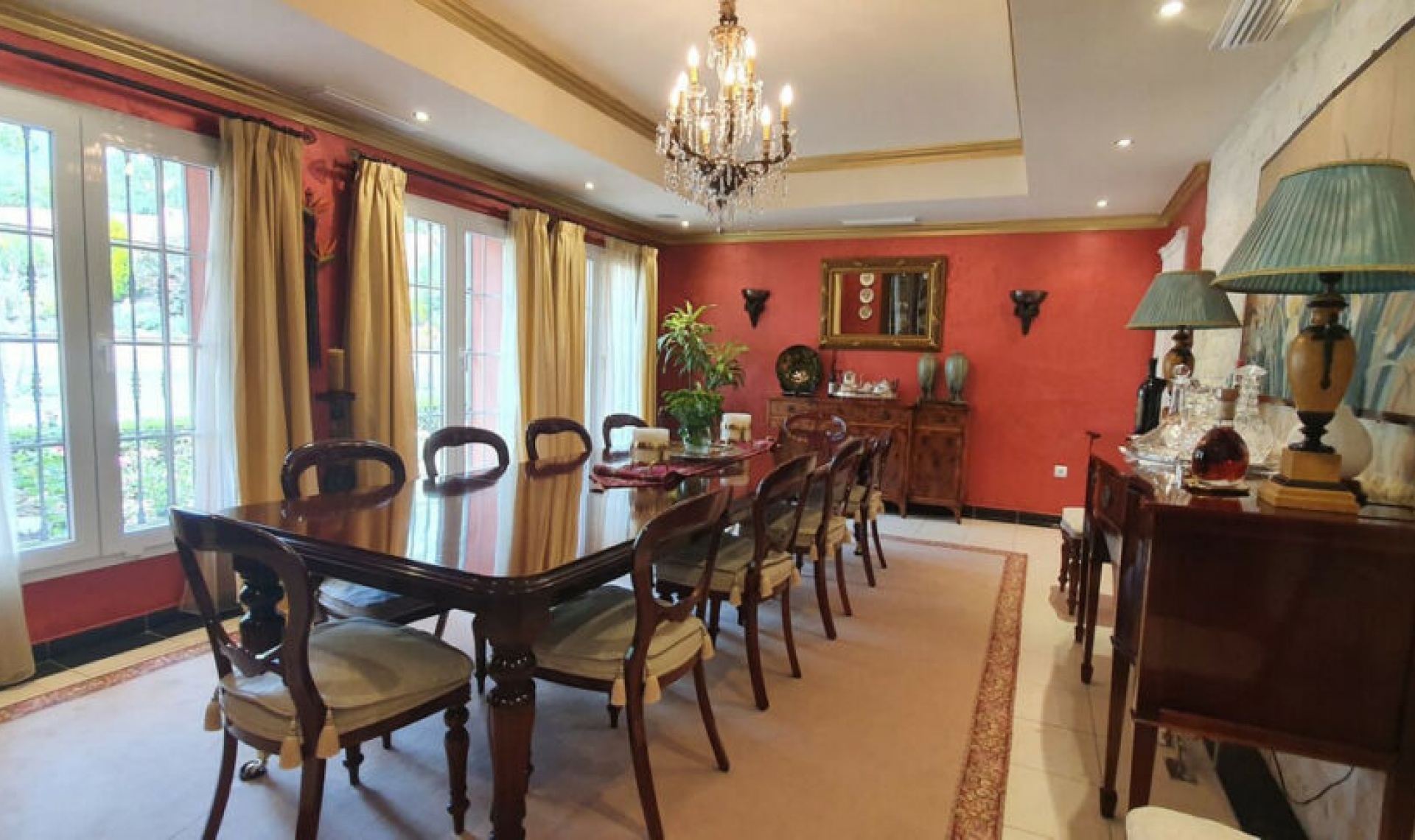 Resale - House -
La Cala de Mijas