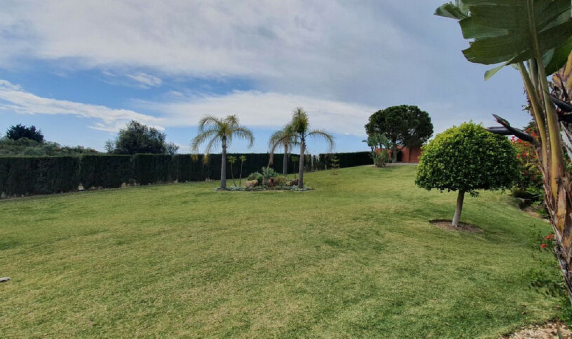 Resale - House -
La Cala de Mijas