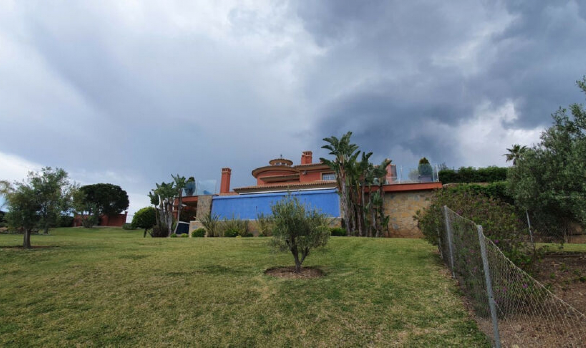 Resale - House -
La Cala de Mijas