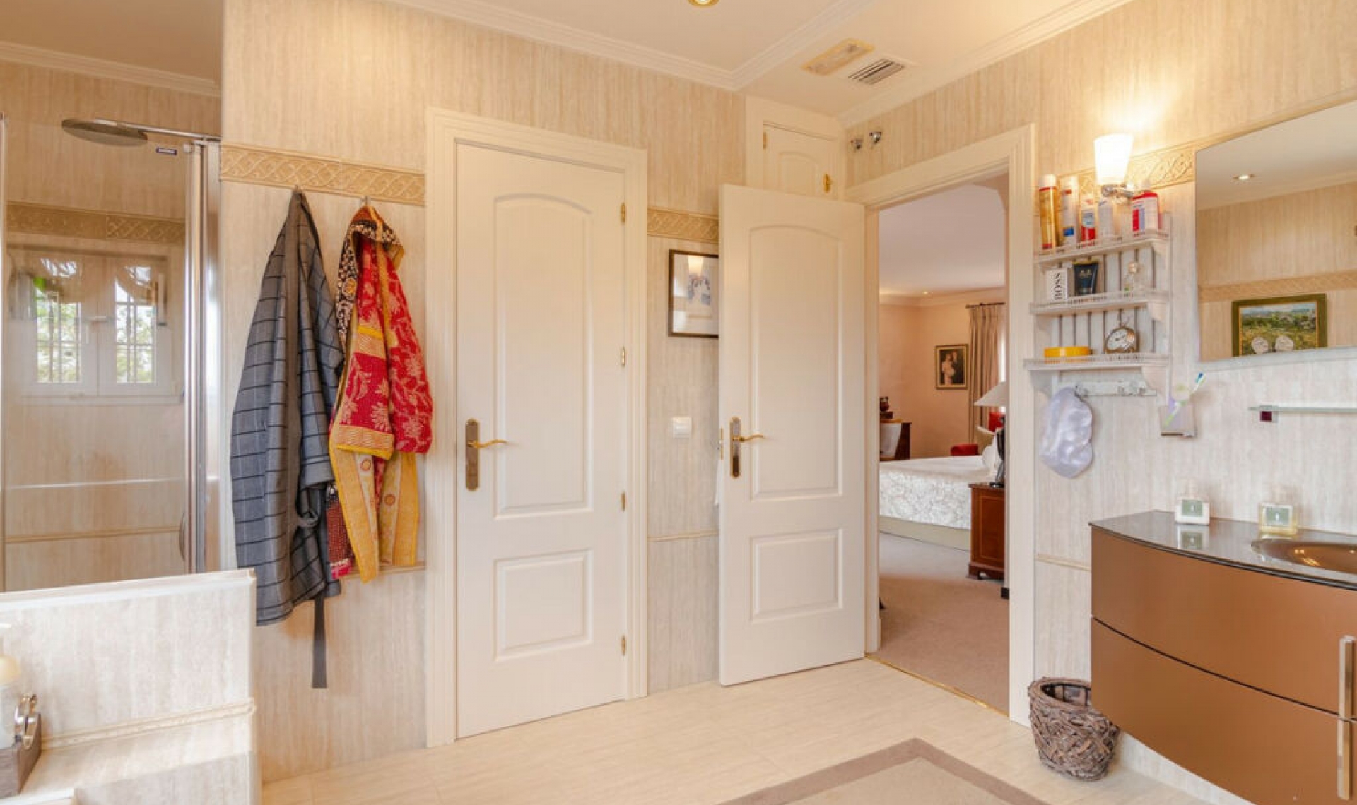 Resale - House -
La Cala de Mijas