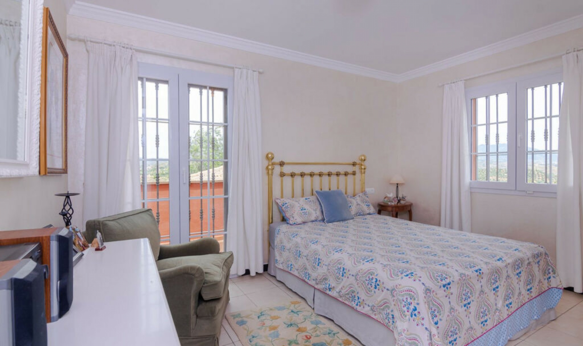 Resale - House -
La Cala de Mijas