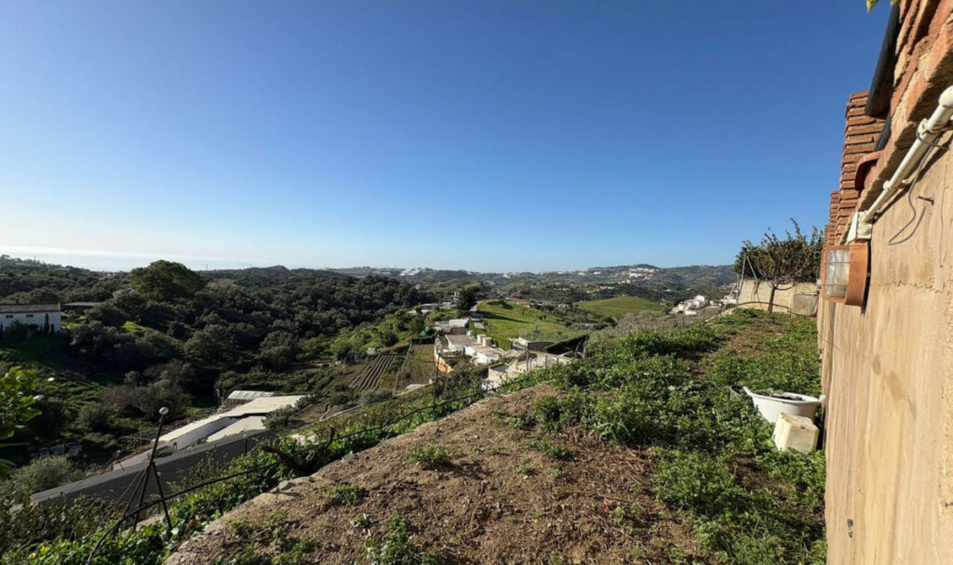 Resale - House -
La Cala de Mijas