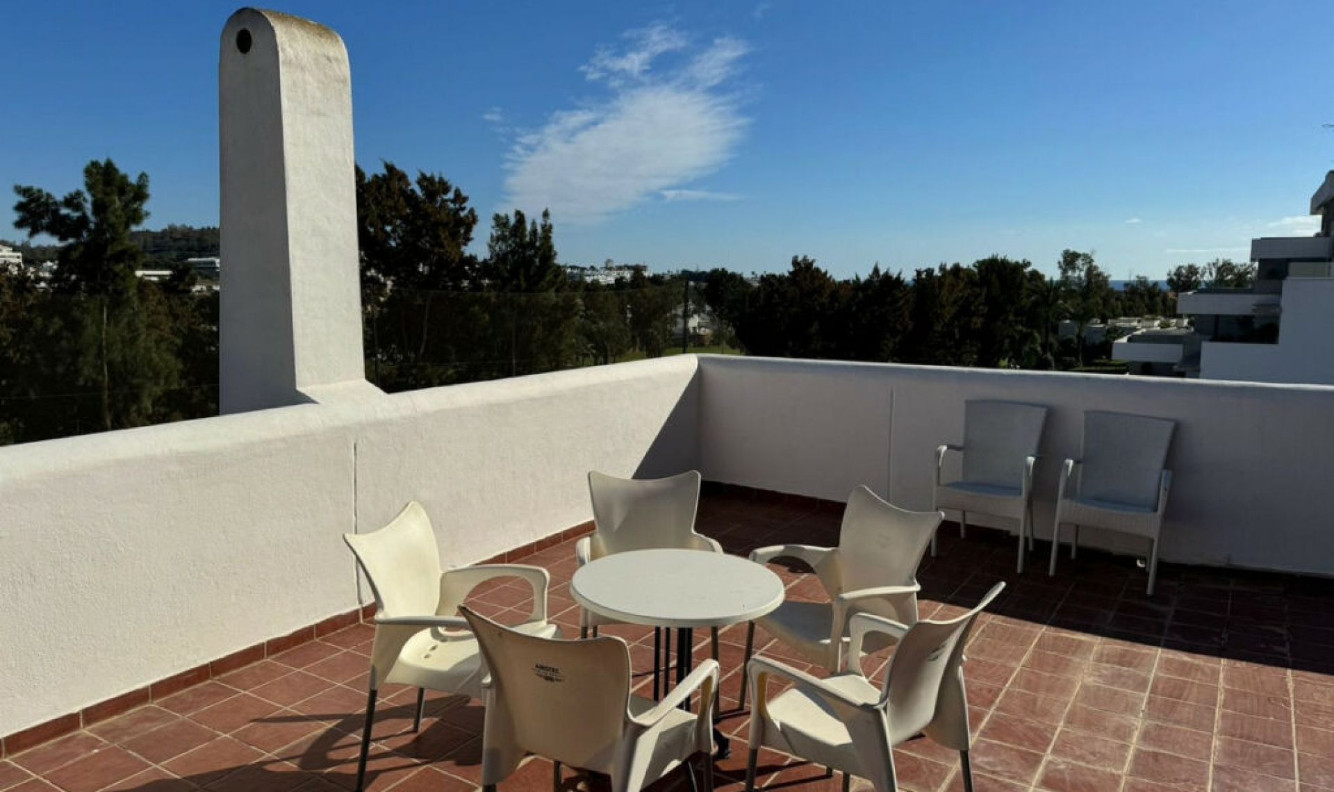 Resale - House -
La Cala de Mijas