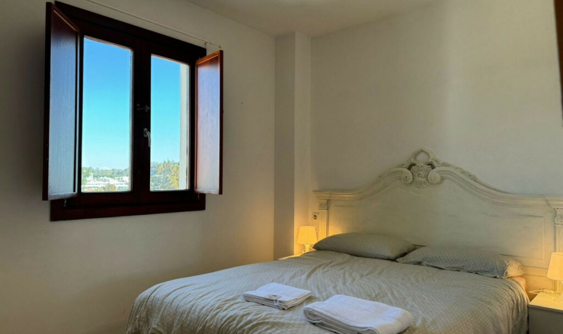 Resale - House -
La Cala de Mijas