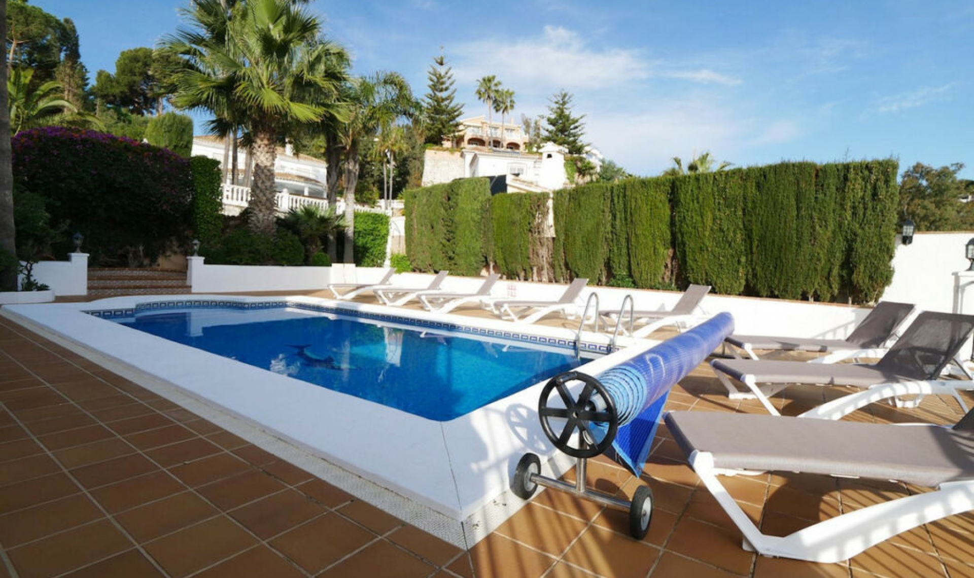 Resale - House -
La Cala de Mijas