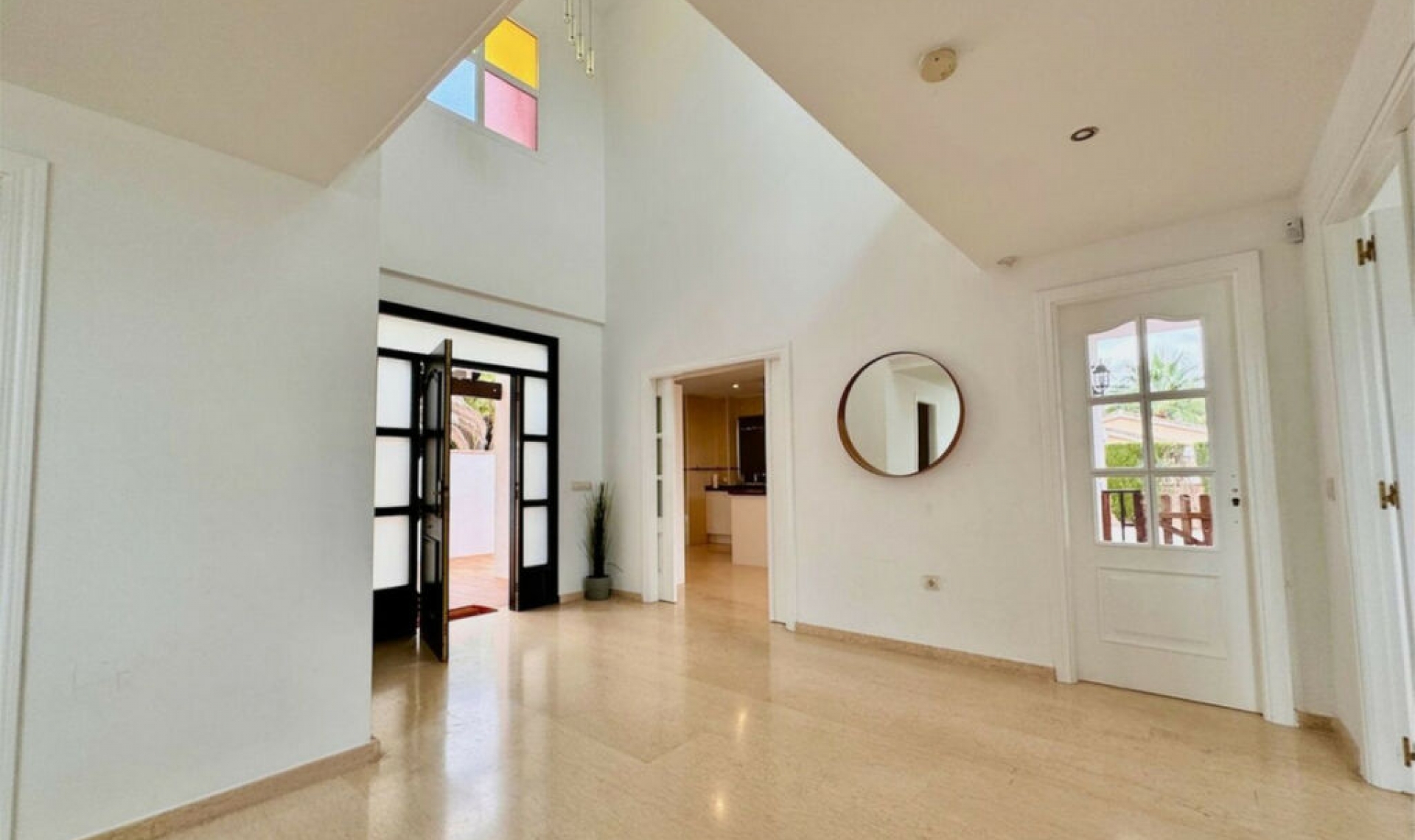 Resale - House -
La Cala de Mijas