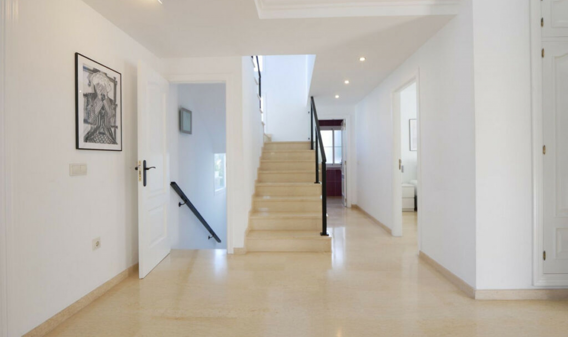 Resale - House -
La Cala de Mijas