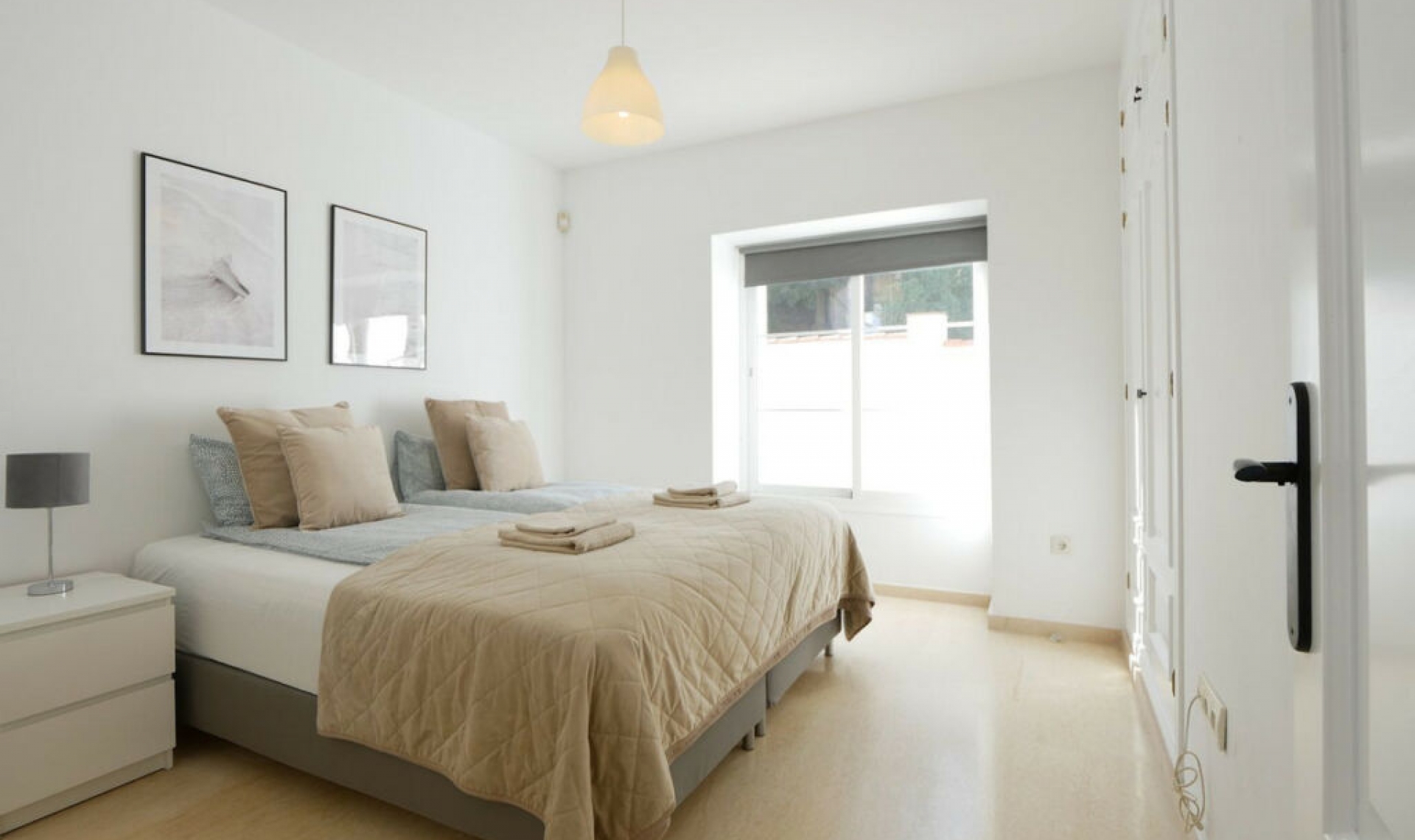 Resale - House -
La Cala de Mijas