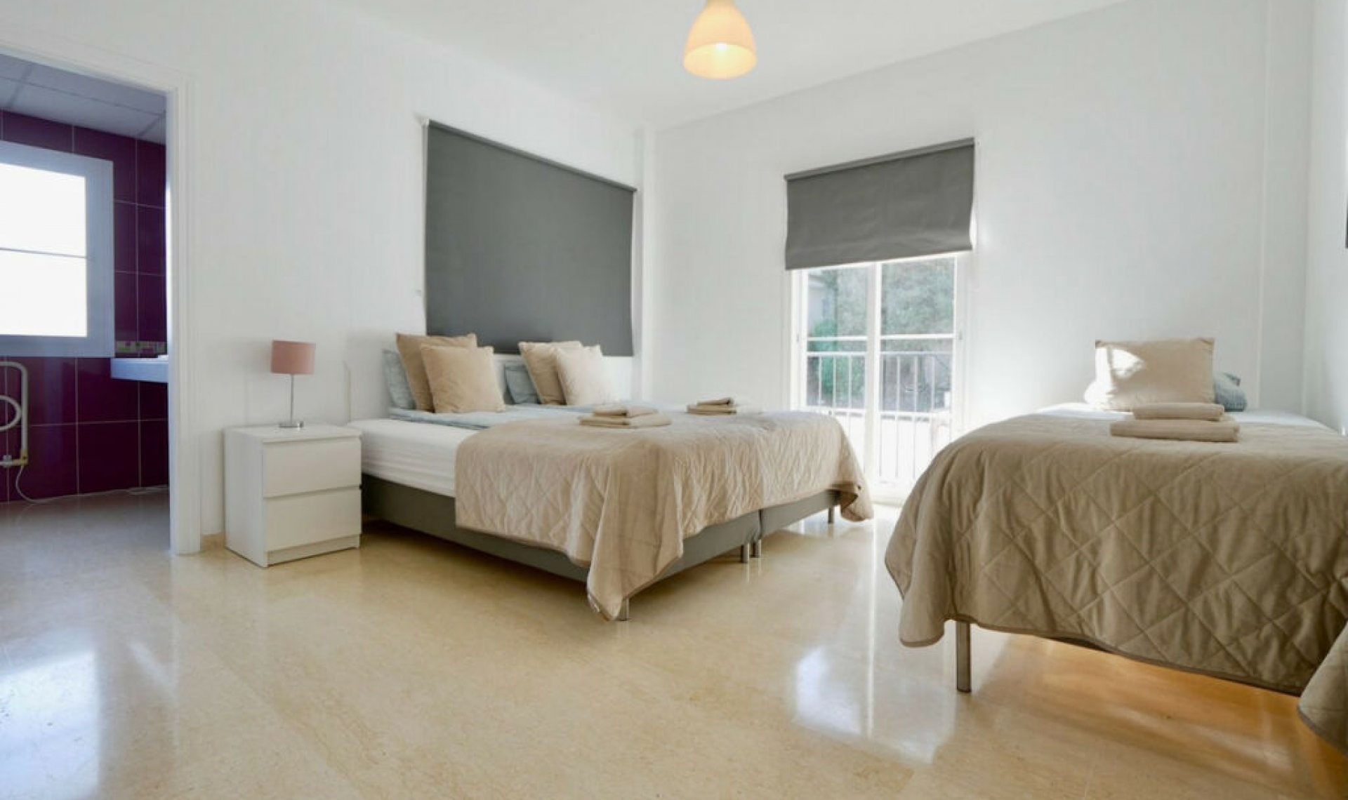 Resale - House -
La Cala de Mijas