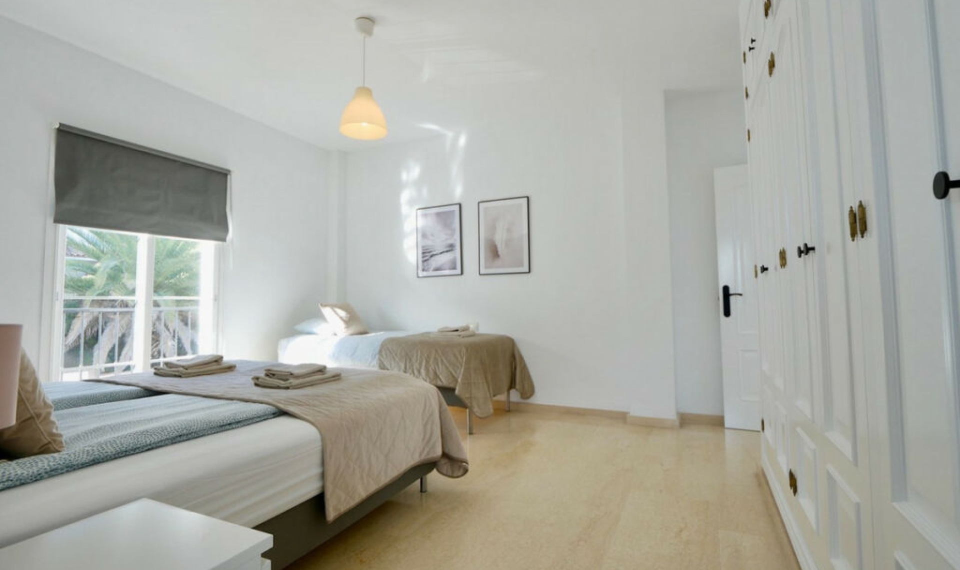 Resale - House -
La Cala de Mijas