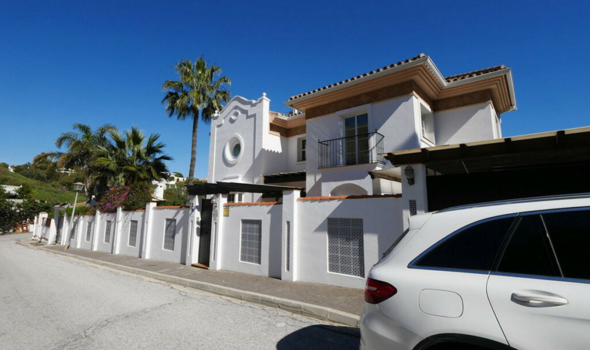 Resale - House -
La Cala de Mijas