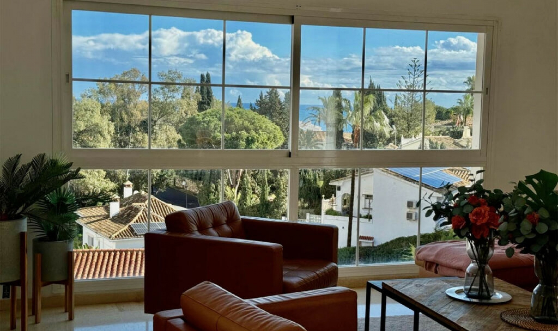 Resale - House -
La Cala de Mijas