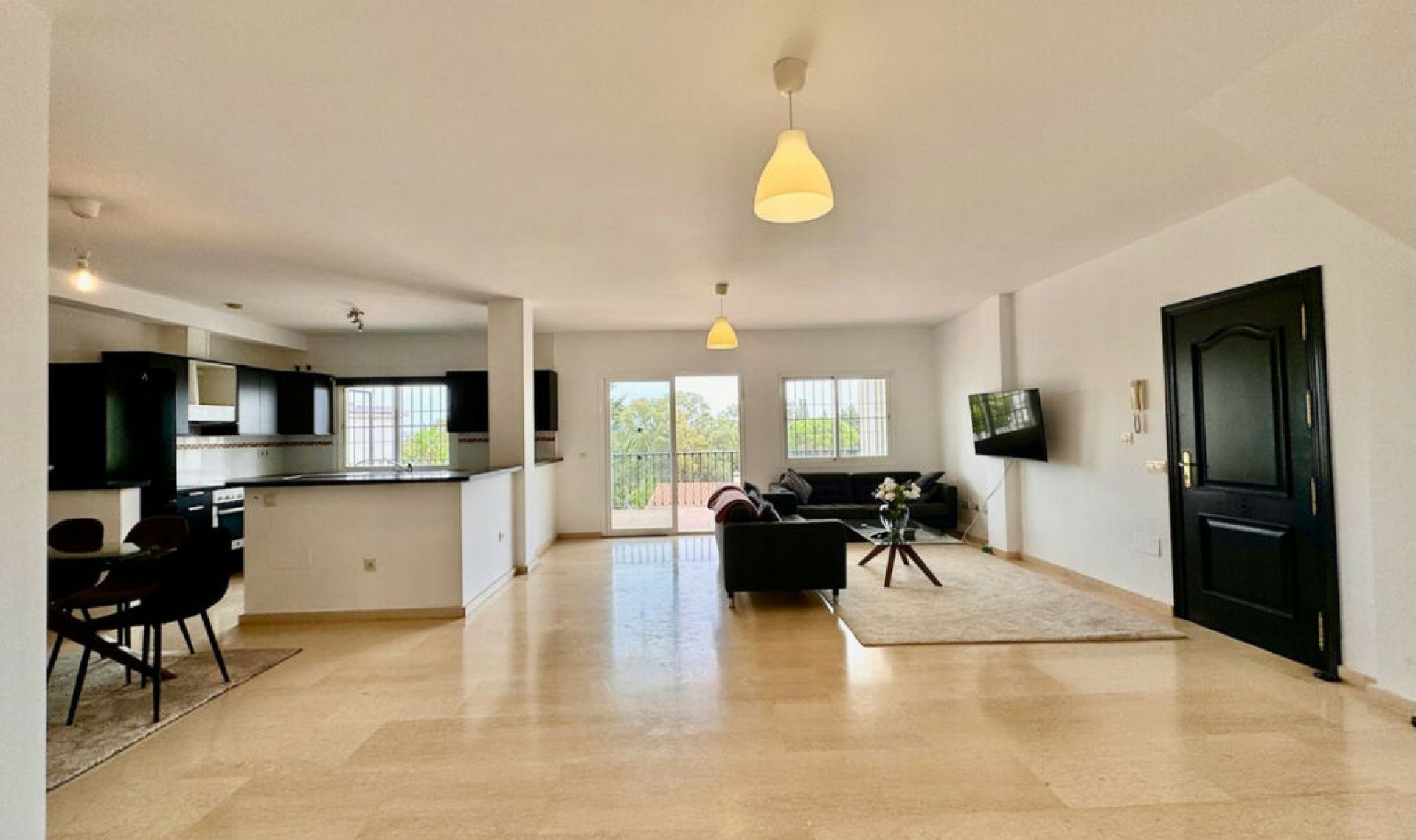 Resale - House -
La Cala de Mijas