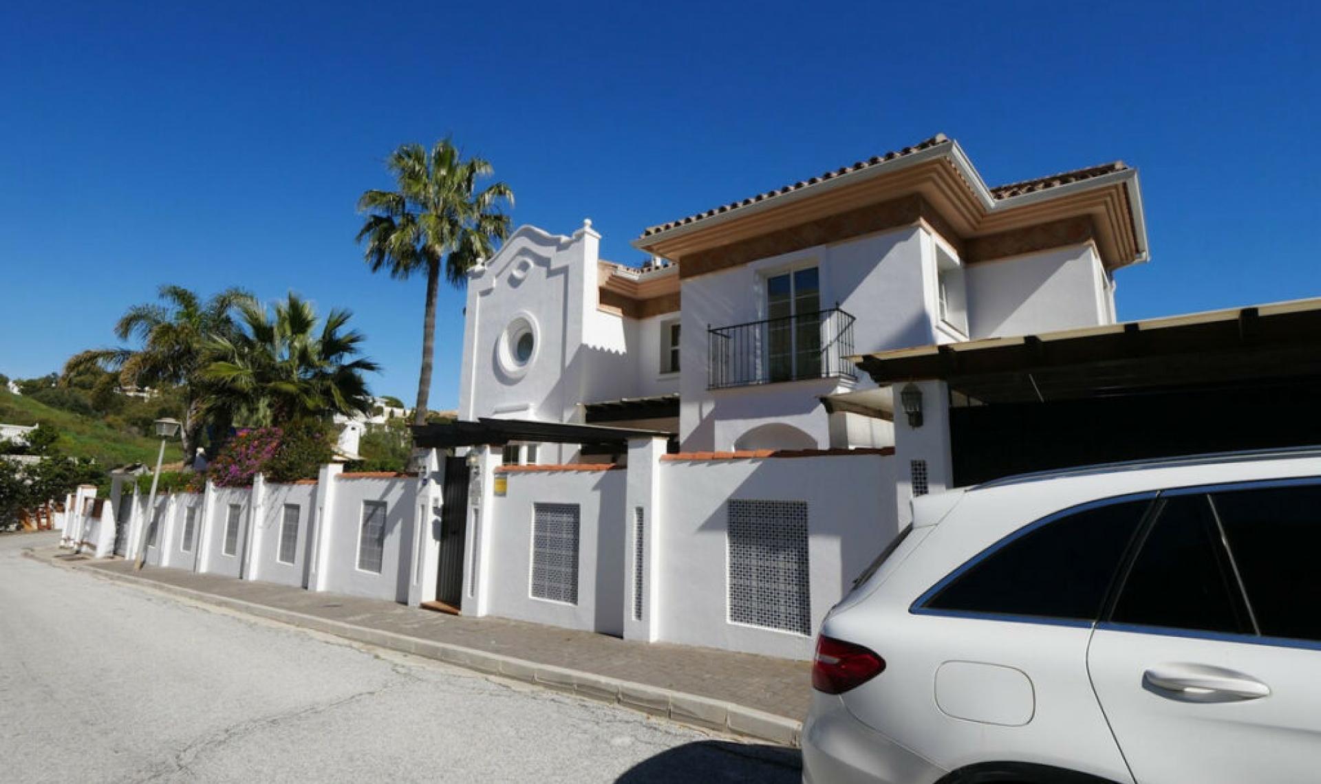 Resale - House -
La Cala de Mijas