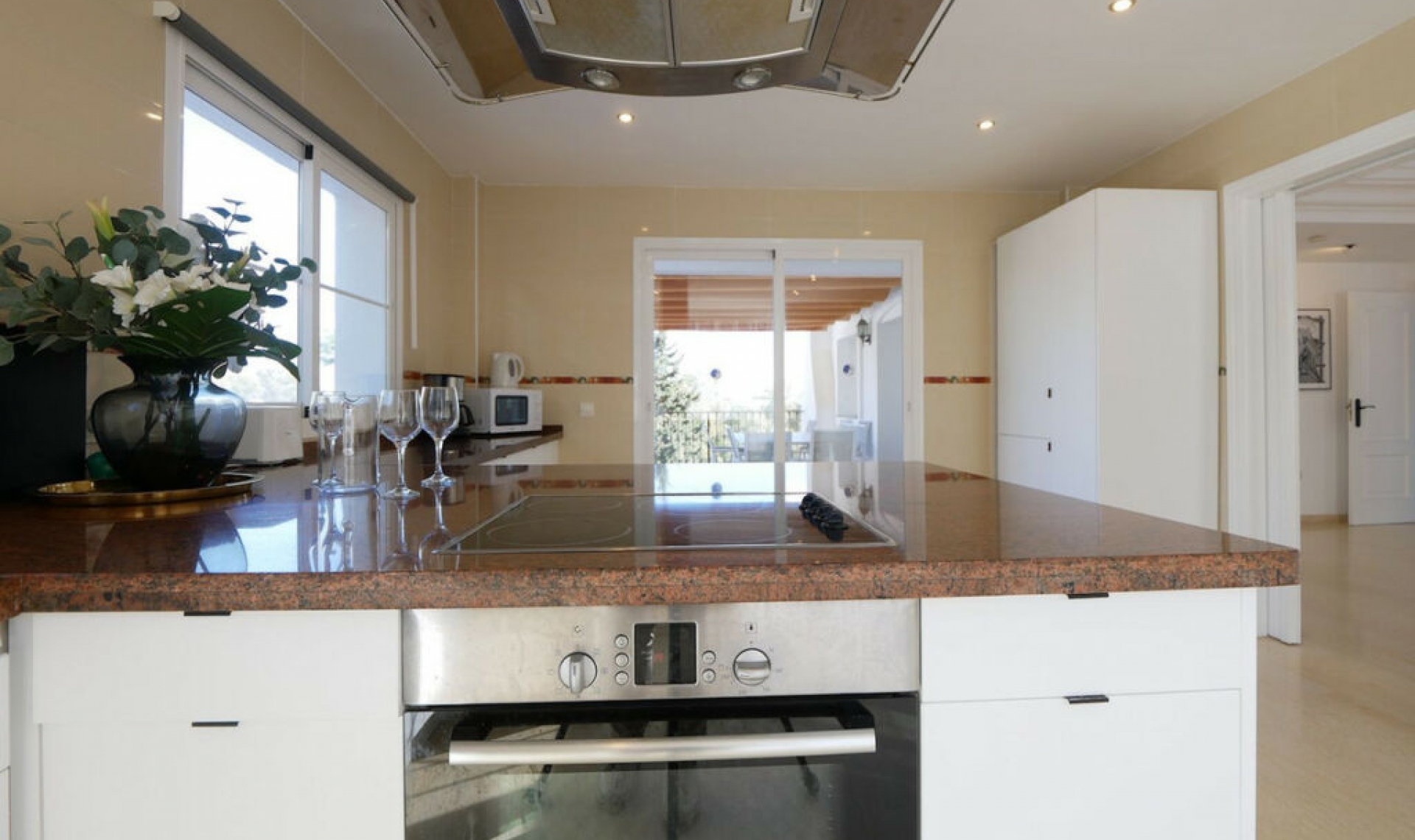 Resale - House -
La Cala de Mijas