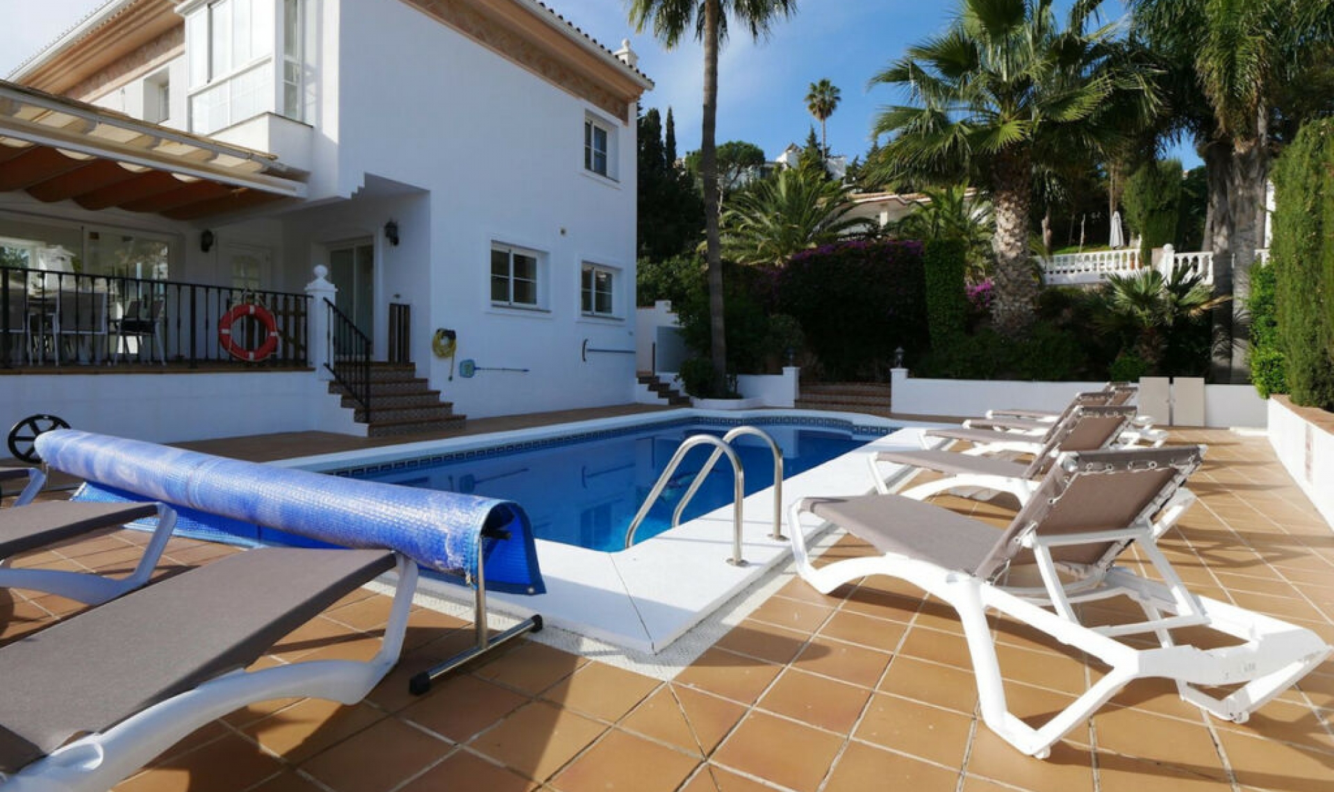 Resale - House -
La Cala de Mijas