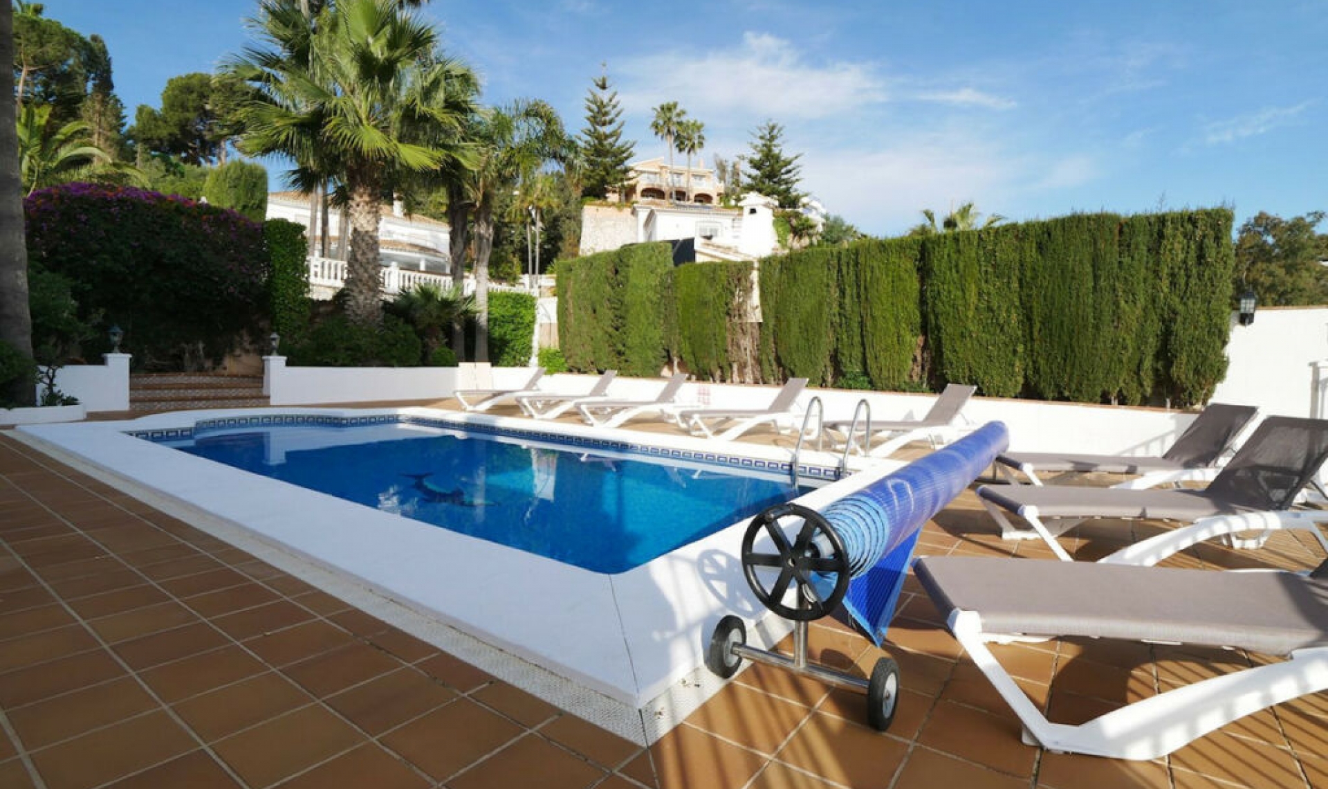 Resale - House -
La Cala de Mijas