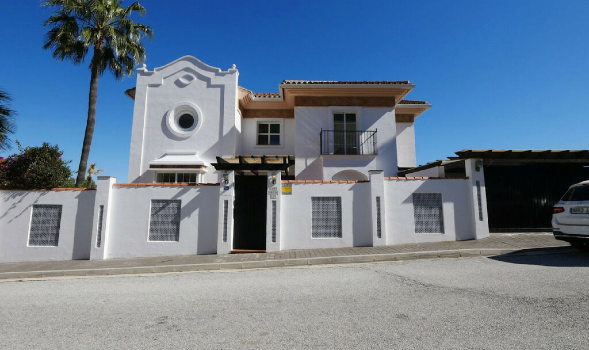 Resale - House -
La Cala de Mijas