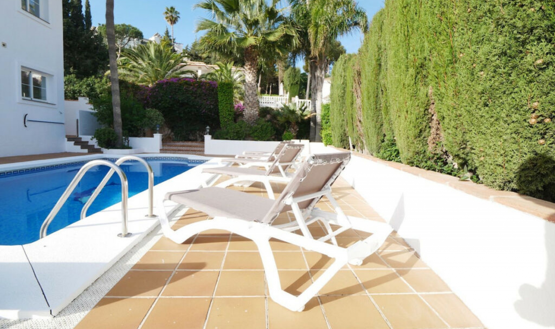 Resale - House -
La Cala de Mijas