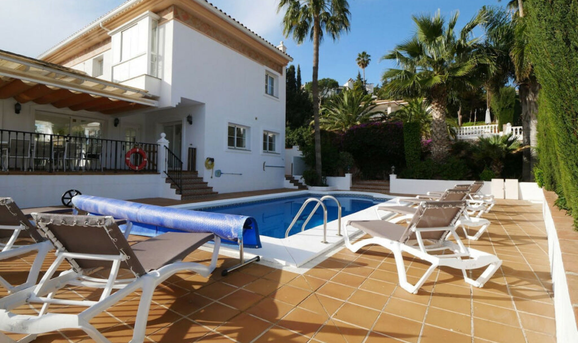 Resale - House -
La Cala de Mijas