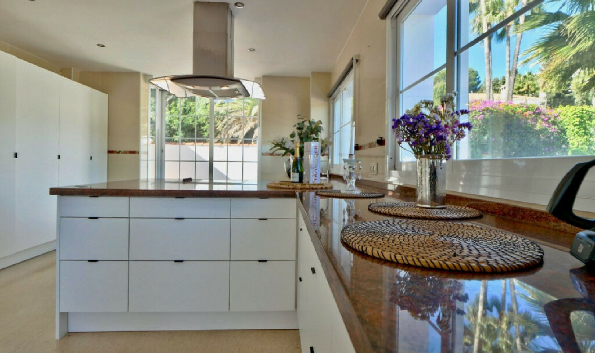 Resale - House -
La Cala de Mijas