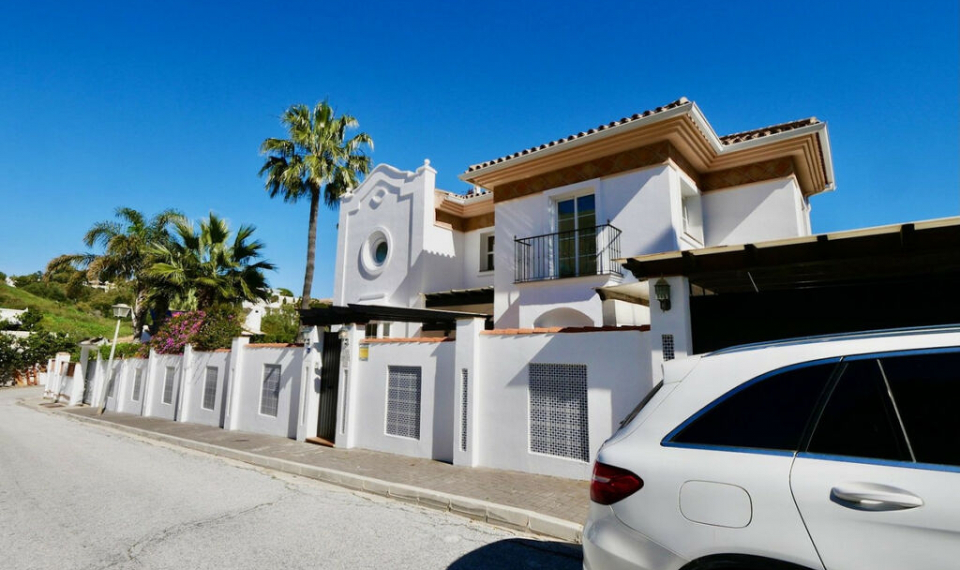 Resale - House -
La Cala de Mijas