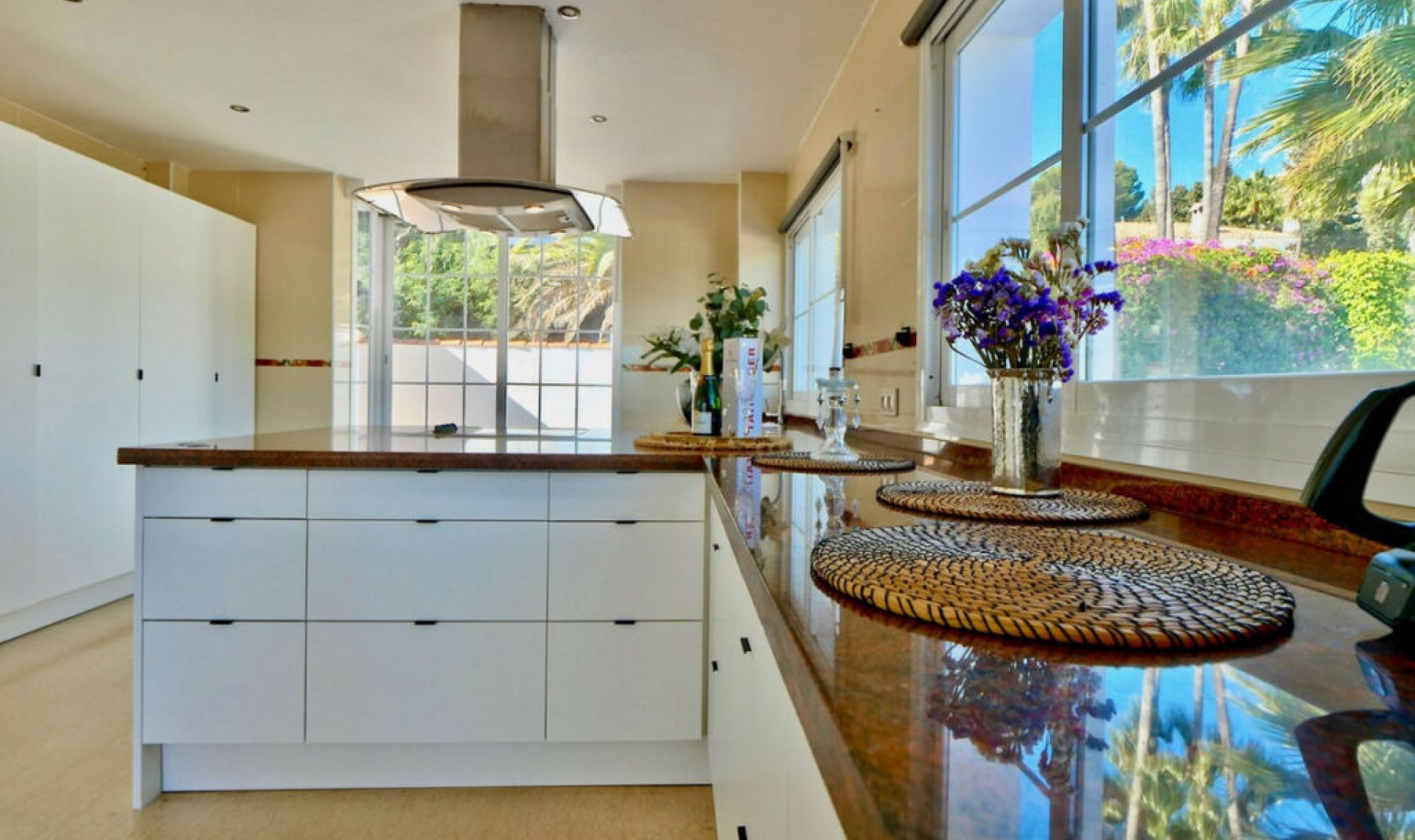 Resale - House -
La Cala de Mijas