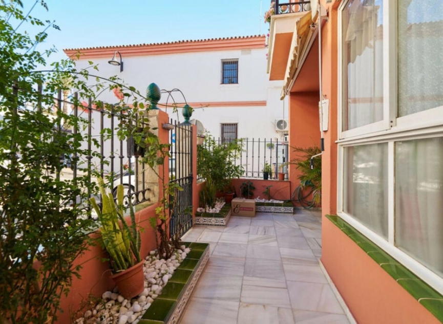 Resale - House -
La Cala de Mijas