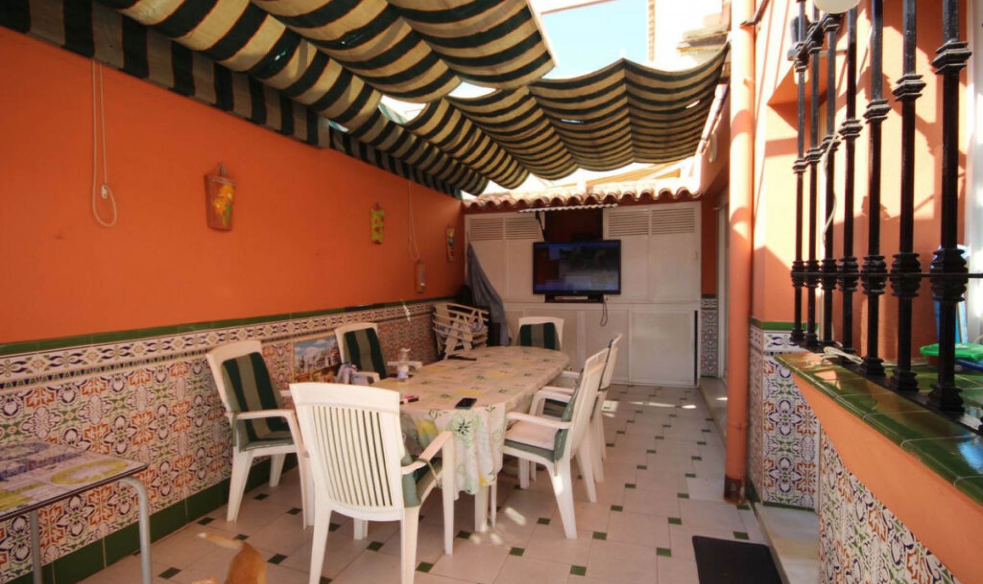 Resale - House -
La Cala de Mijas