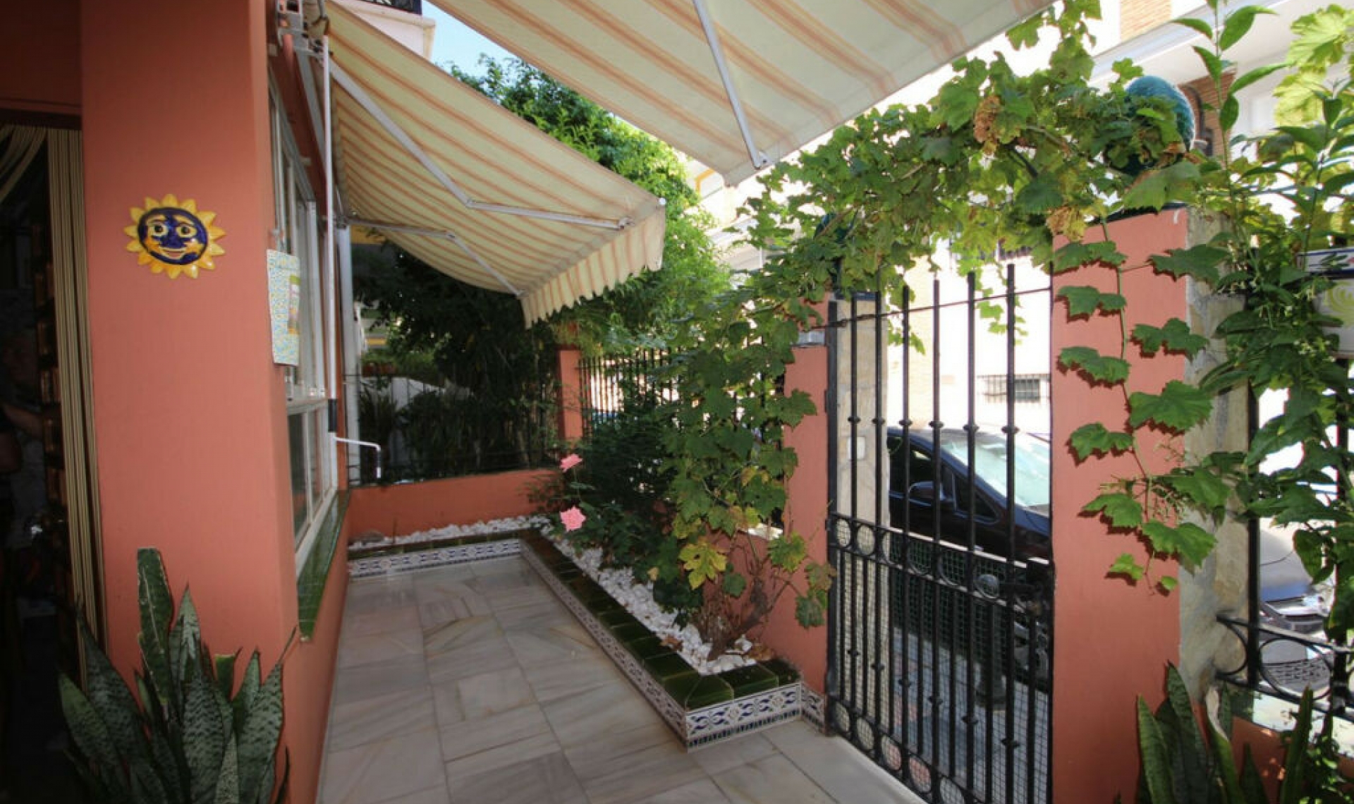 Resale - House -
La Cala de Mijas