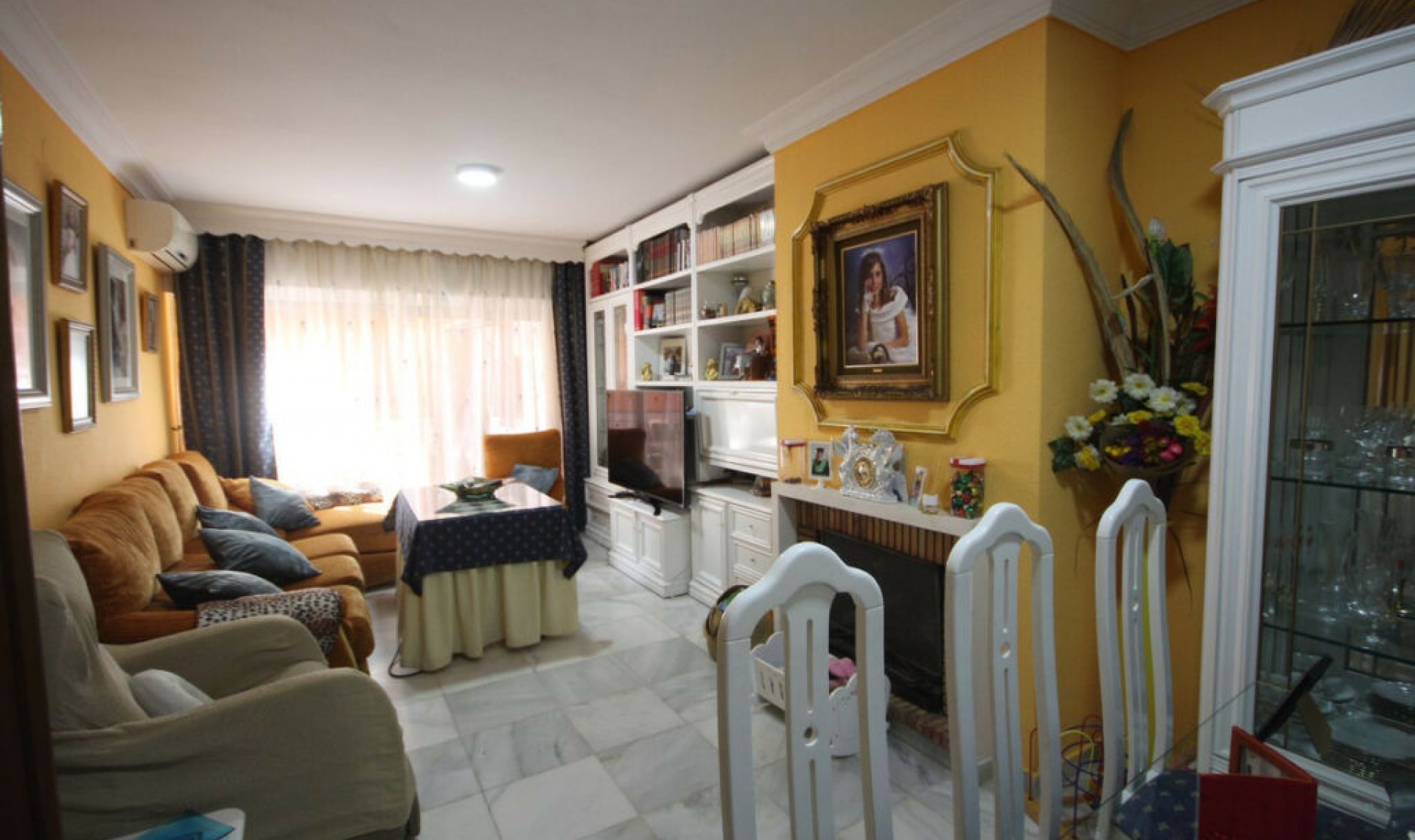 Resale - House -
La Cala de Mijas