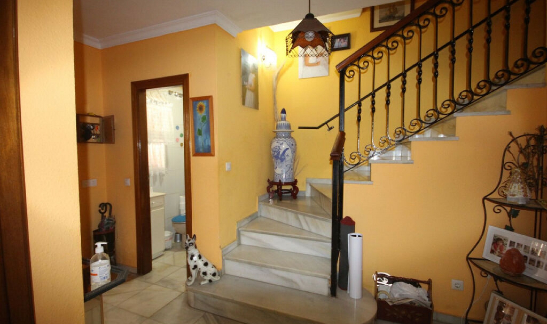 Resale - House -
La Cala de Mijas