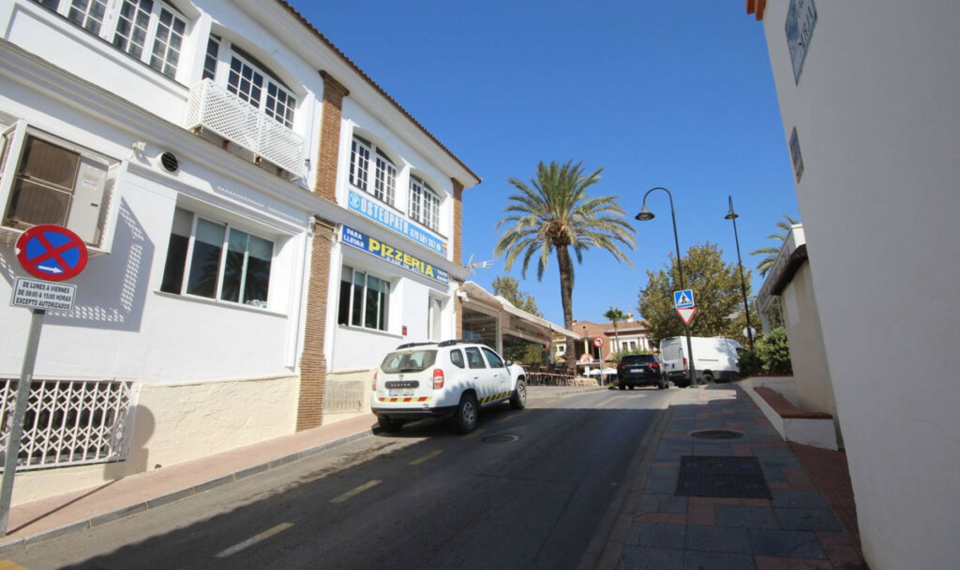 Resale - House -
La Cala de Mijas