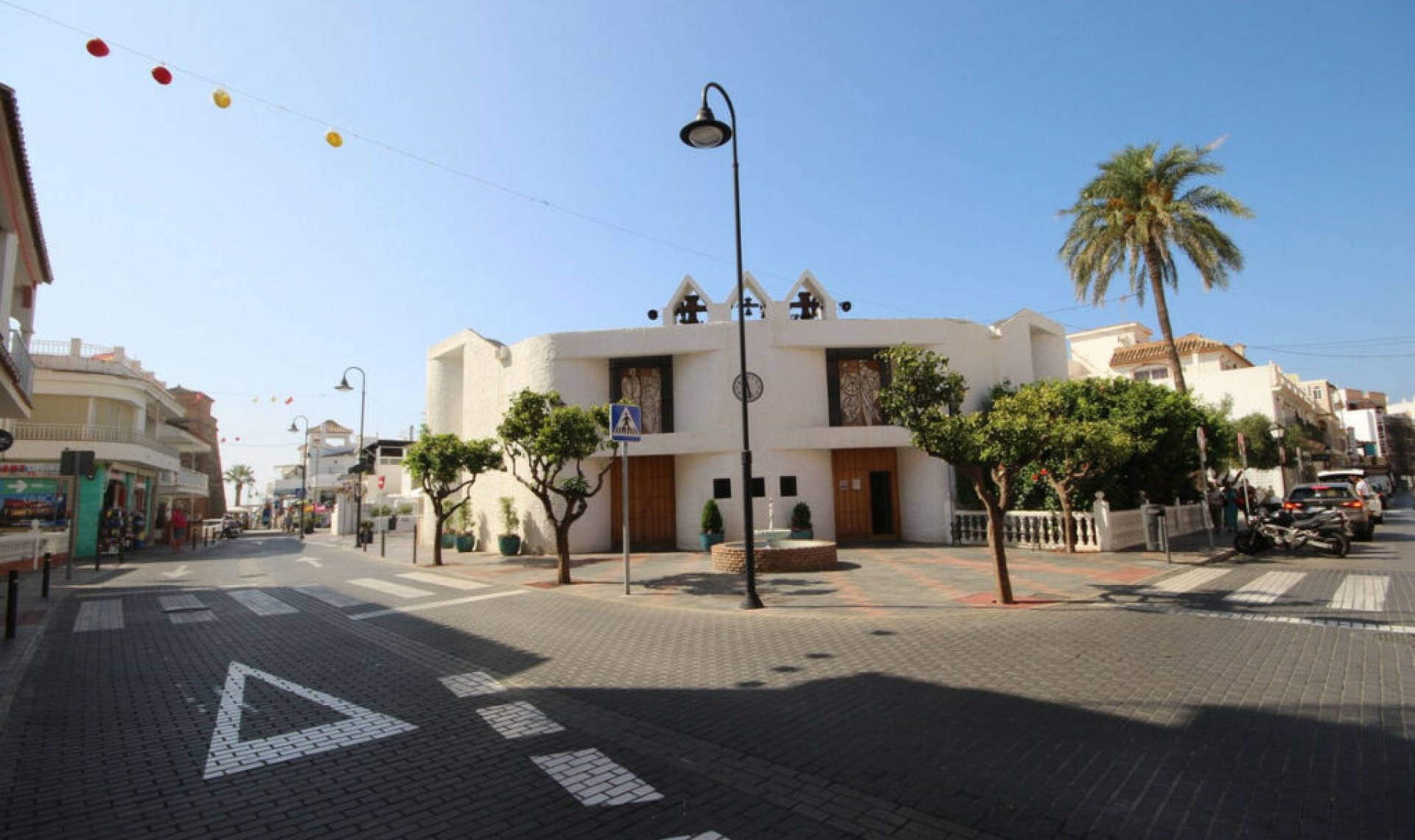Resale - House -
La Cala de Mijas