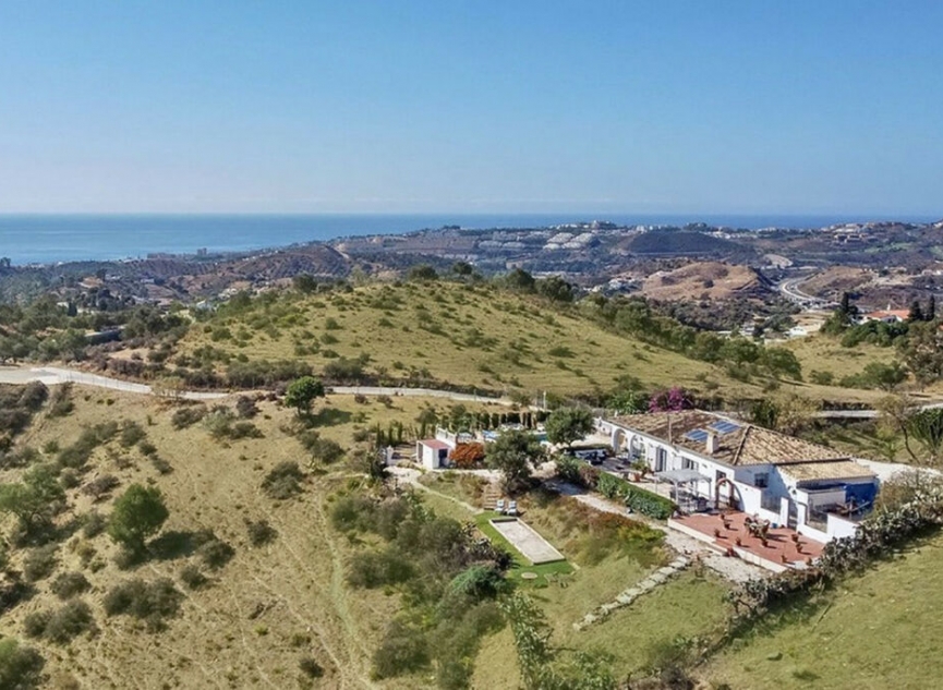 Resale - House -
La Cala de Mijas