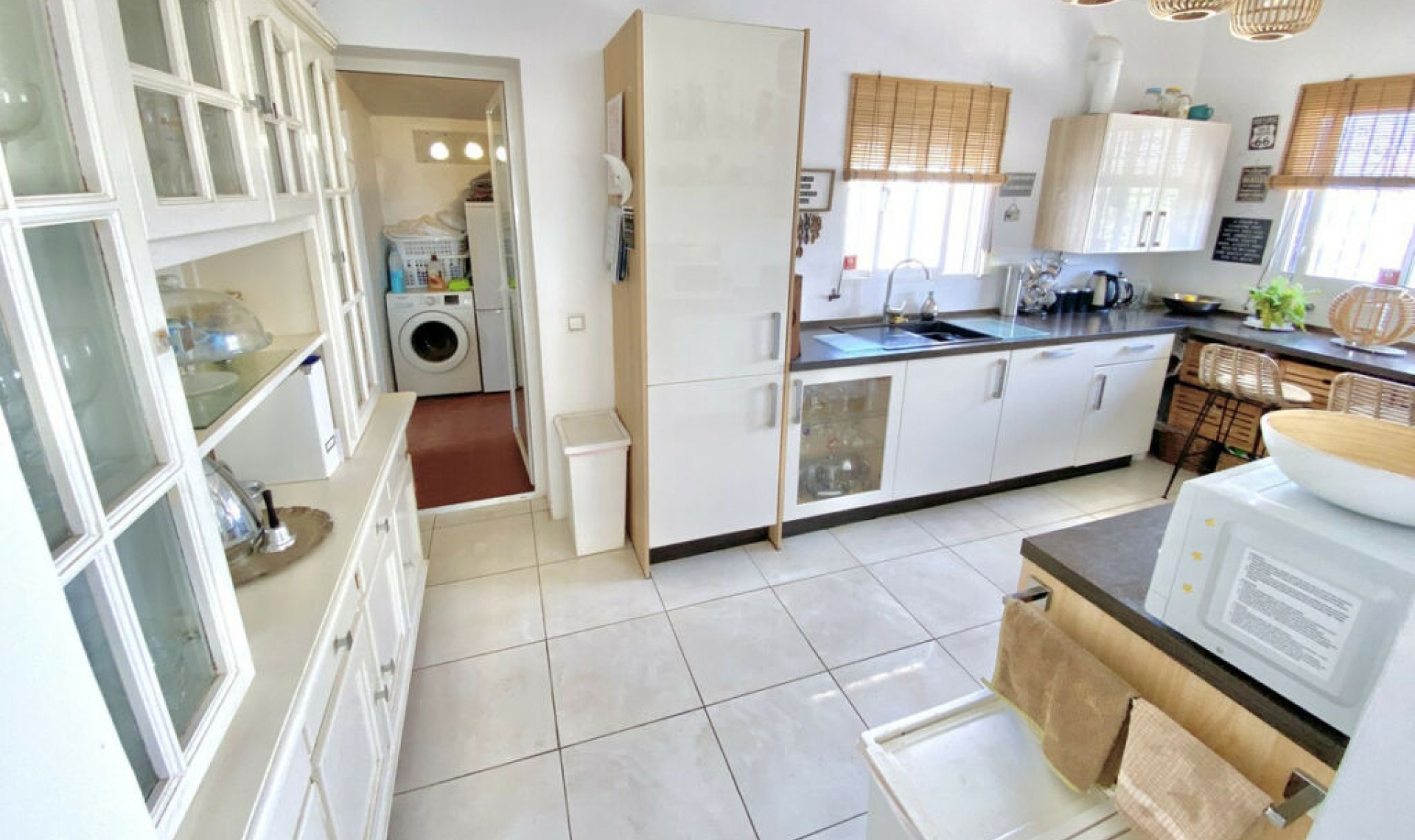 Resale - House -
La Cala de Mijas