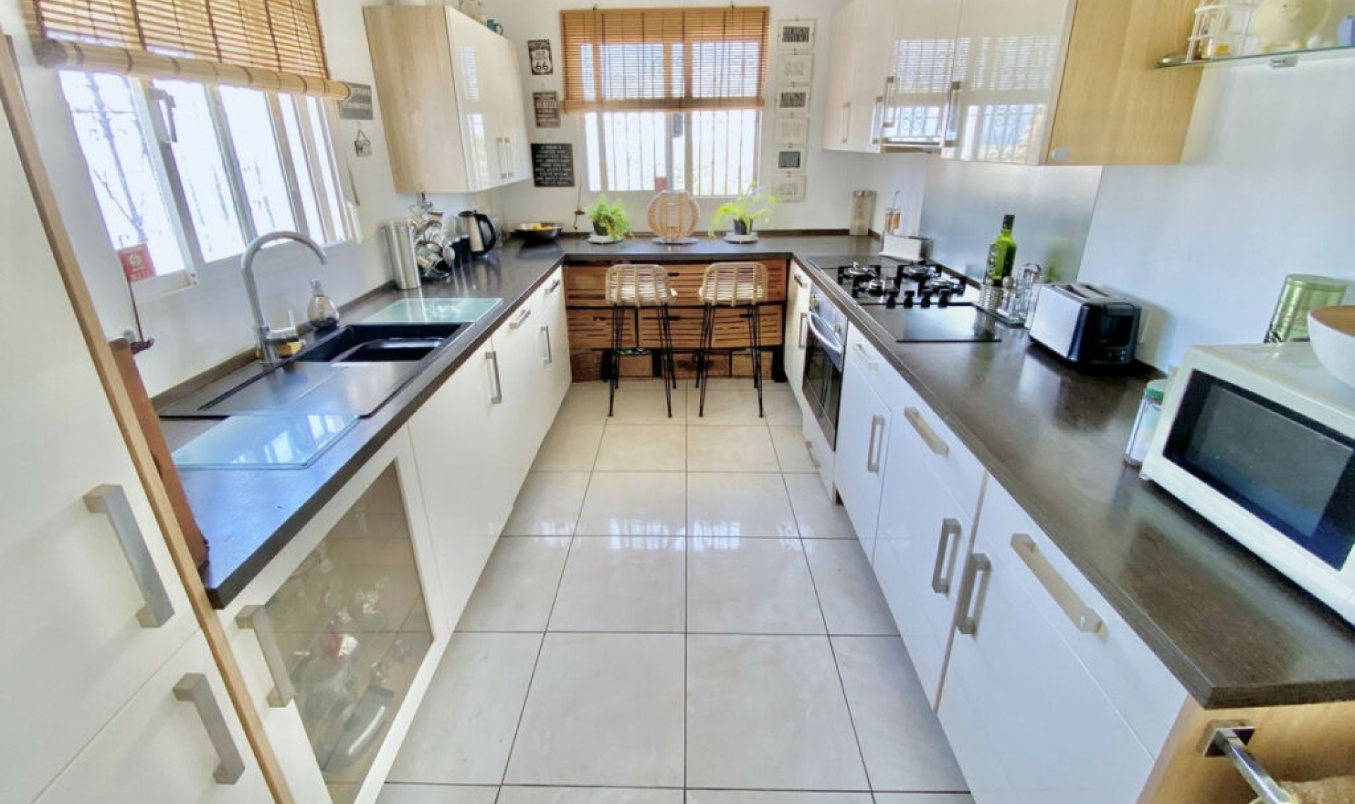 Resale - House -
La Cala de Mijas