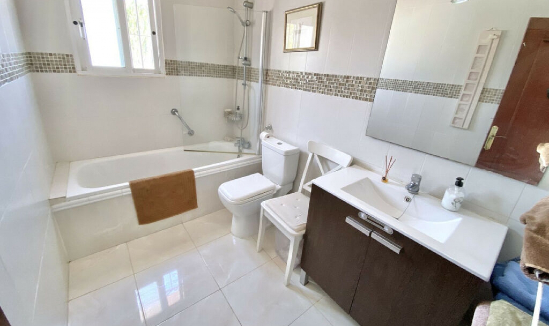 Resale - House -
La Cala de Mijas