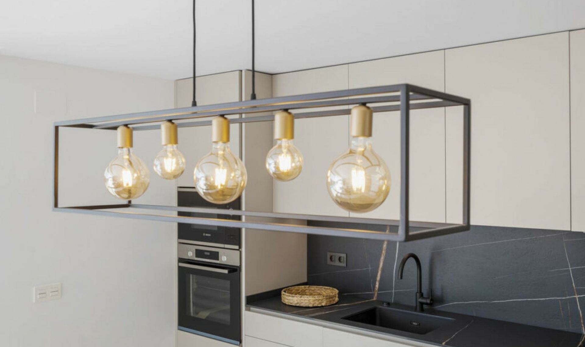 Resale - House -
La Cala de Mijas