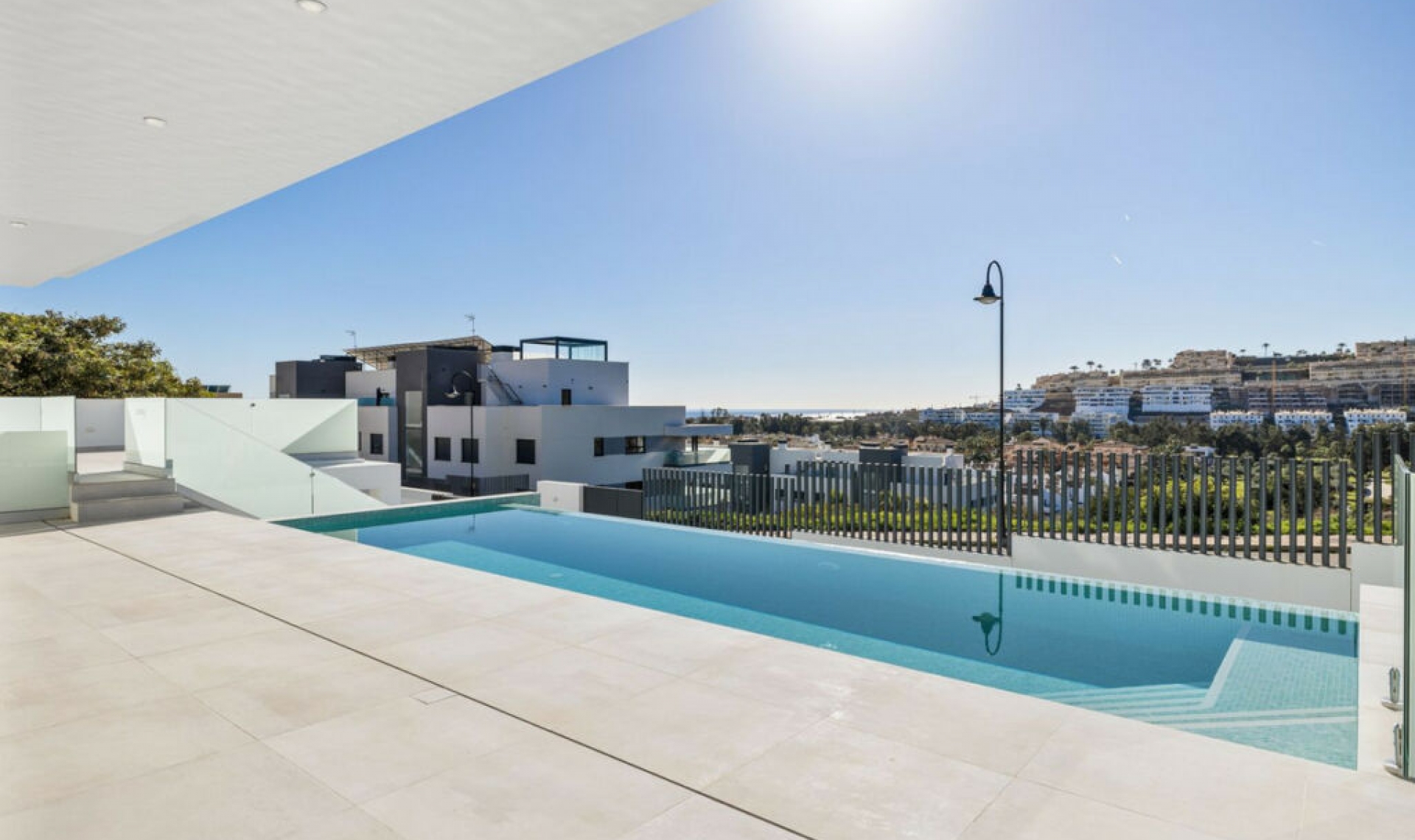 Resale - House -
La Cala de Mijas