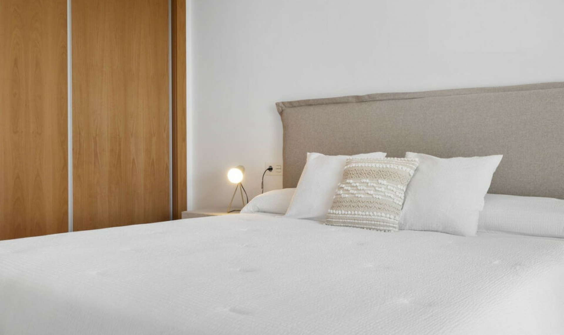 Resale - House -
La Cala de Mijas