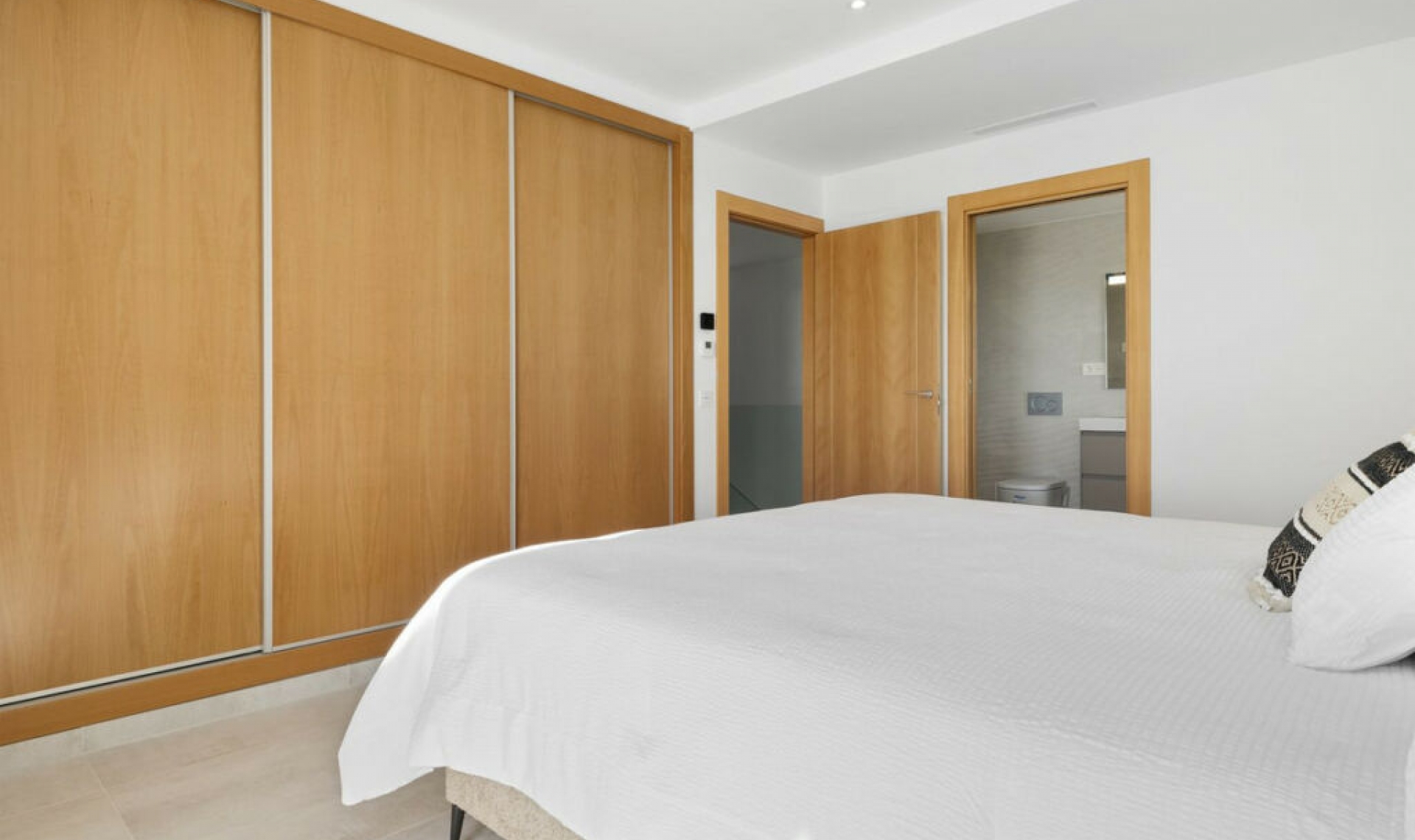 Resale - House -
La Cala de Mijas