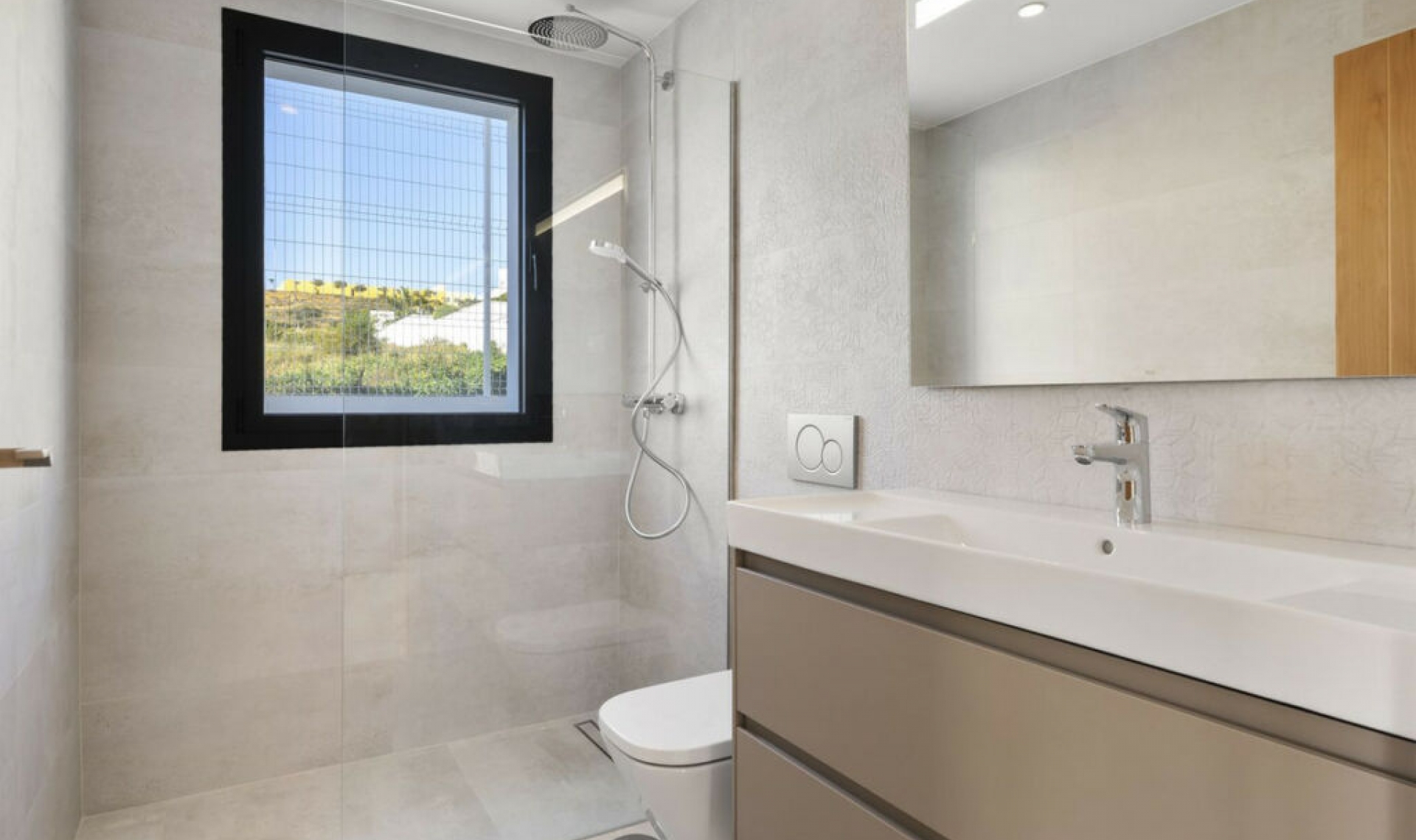 Resale - House -
La Cala de Mijas