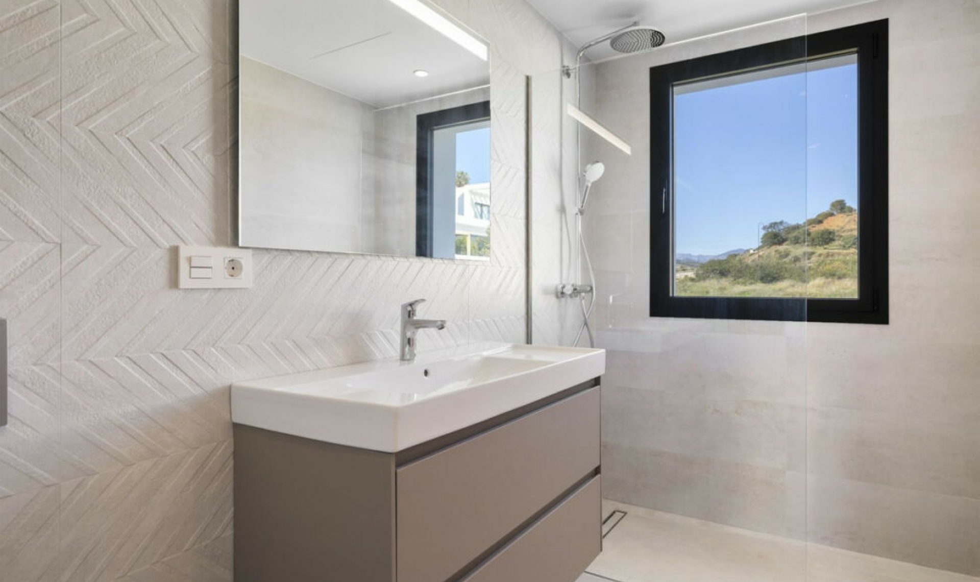 Resale - House -
La Cala de Mijas